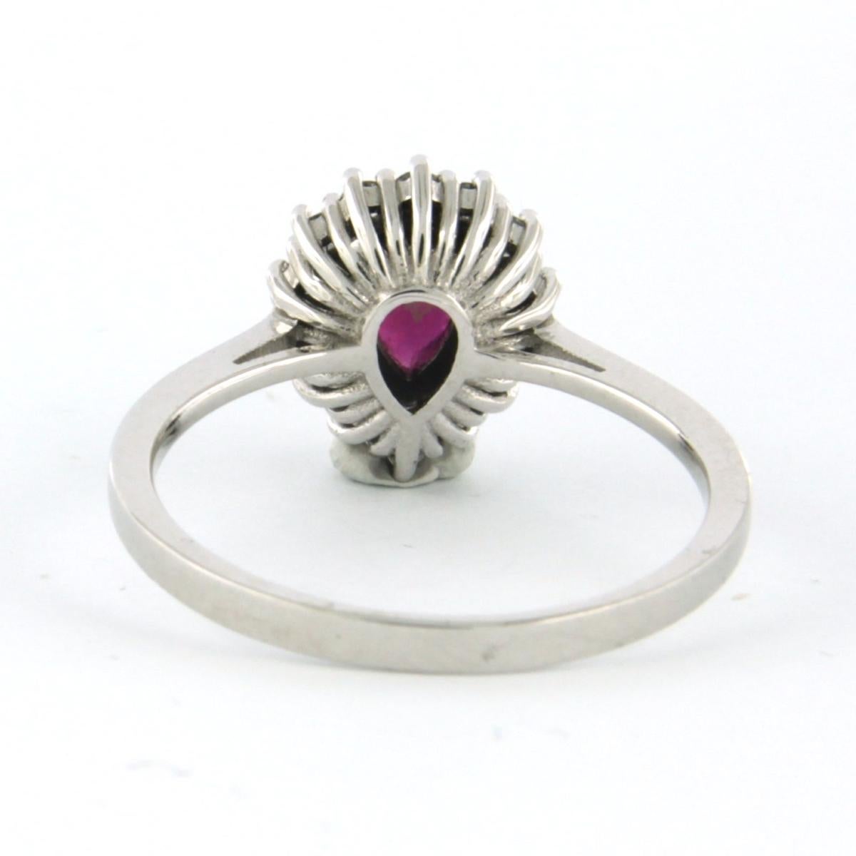Ring mit Rubin bis zu 0,90ct und Diamanten im Brillantschliff bis zu 0,24ct 18k Gold im Zustand „Neu“ im Angebot in The Hague, ZH