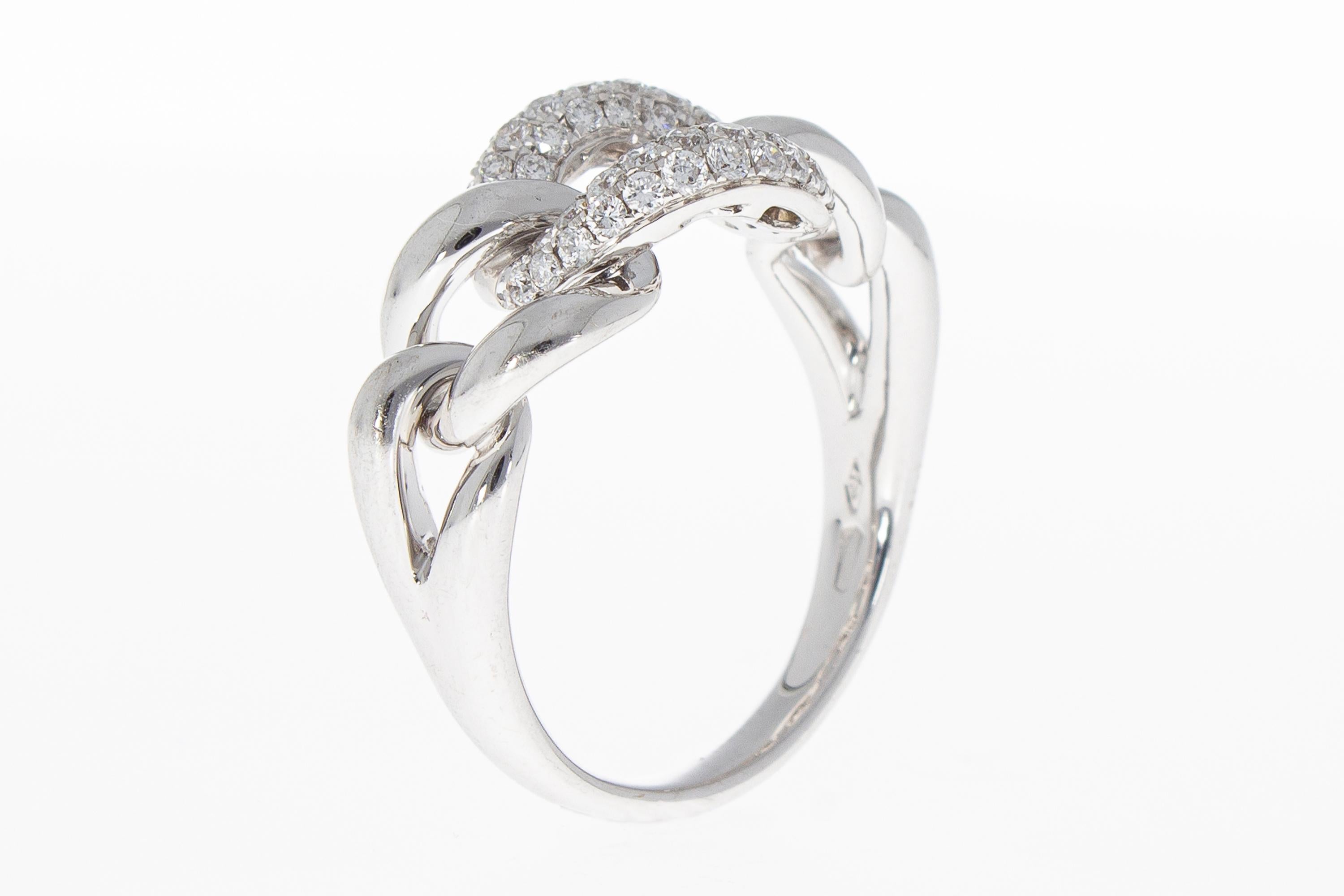 Ring mit 0,52 Karat Diamanten an einer Groumette-Kette aus 18 Karat Gold, hergestellt in Italien im Angebot 3