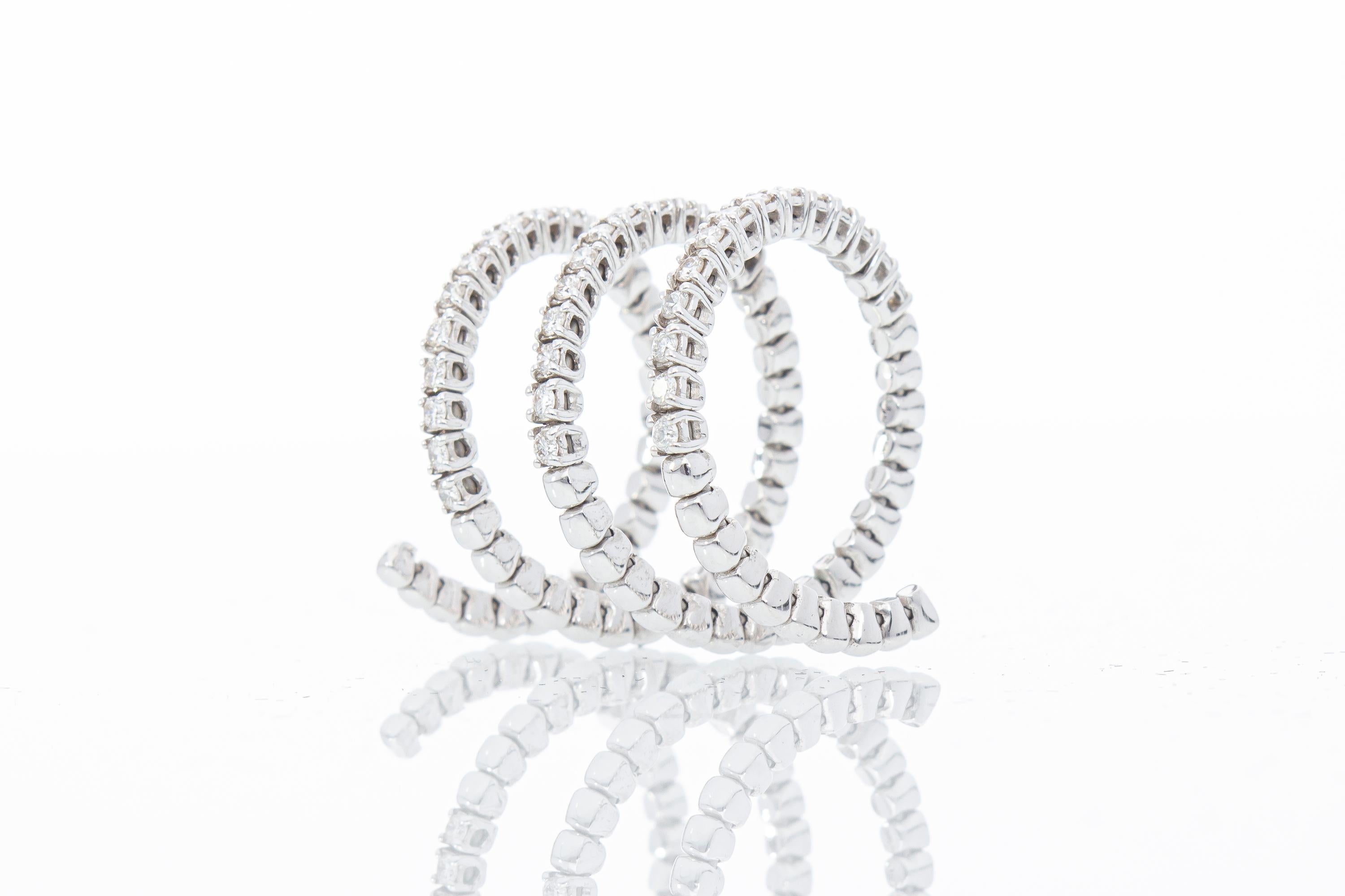 Ring mit 0,68 Karat Diamanten, Nr. 40 Diamanten, der Ring ist eine elastische Spirale Damen im Angebot