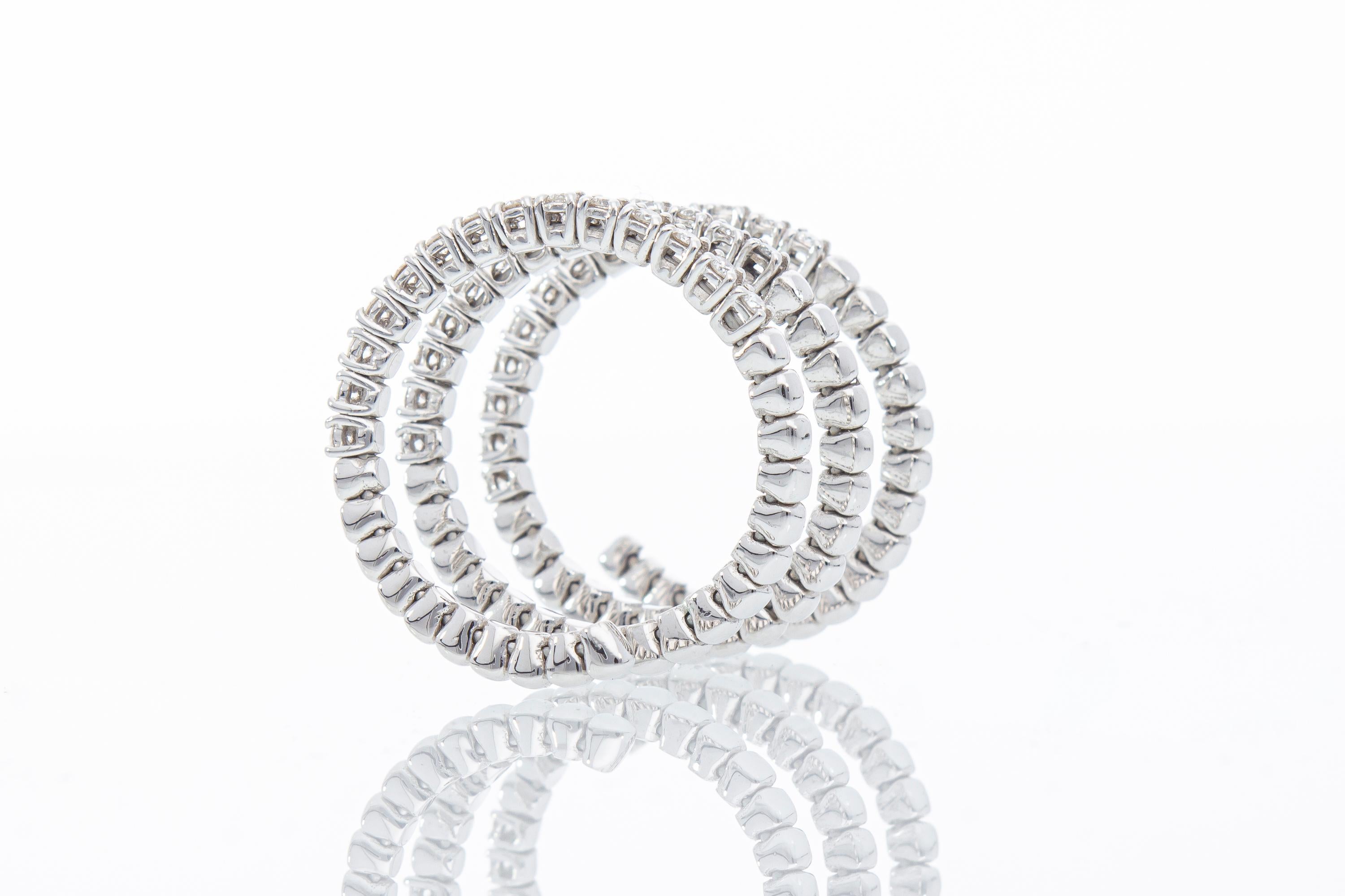 Ring with 0.68 Ct of Diamonds, N° 40 Diamonds, the Ring is an Elastic Spiral For Sale 2