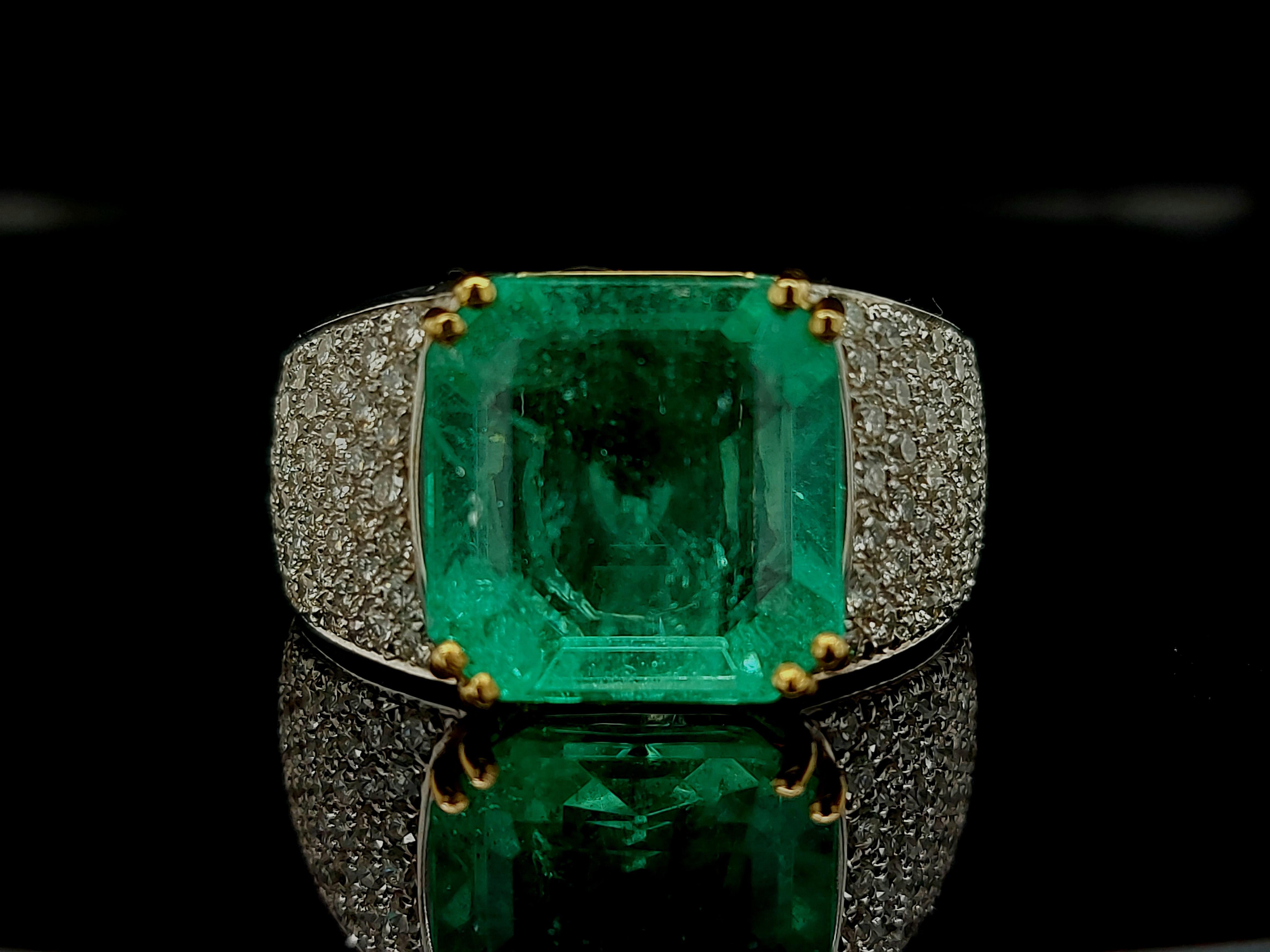 Artisan Bague 18kt avec émeraude colombienne de 11,11 carats et diamants taille brillant de 1,64 carats en vente