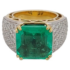 18 Karat Ring mit 11,11 Karat kolumbianischem Smaragd und 1,64 Karat Diamanten im Brillantschliff