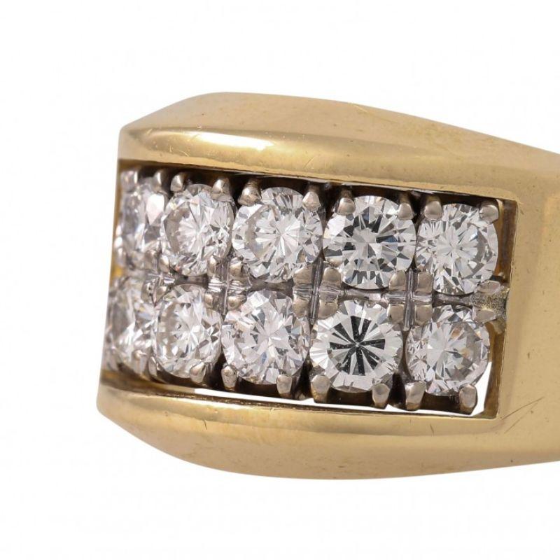 Brilliant Cut Ring with 12 Brilliant-Cut Diamonds Total Approx. 2 Ct For Sale