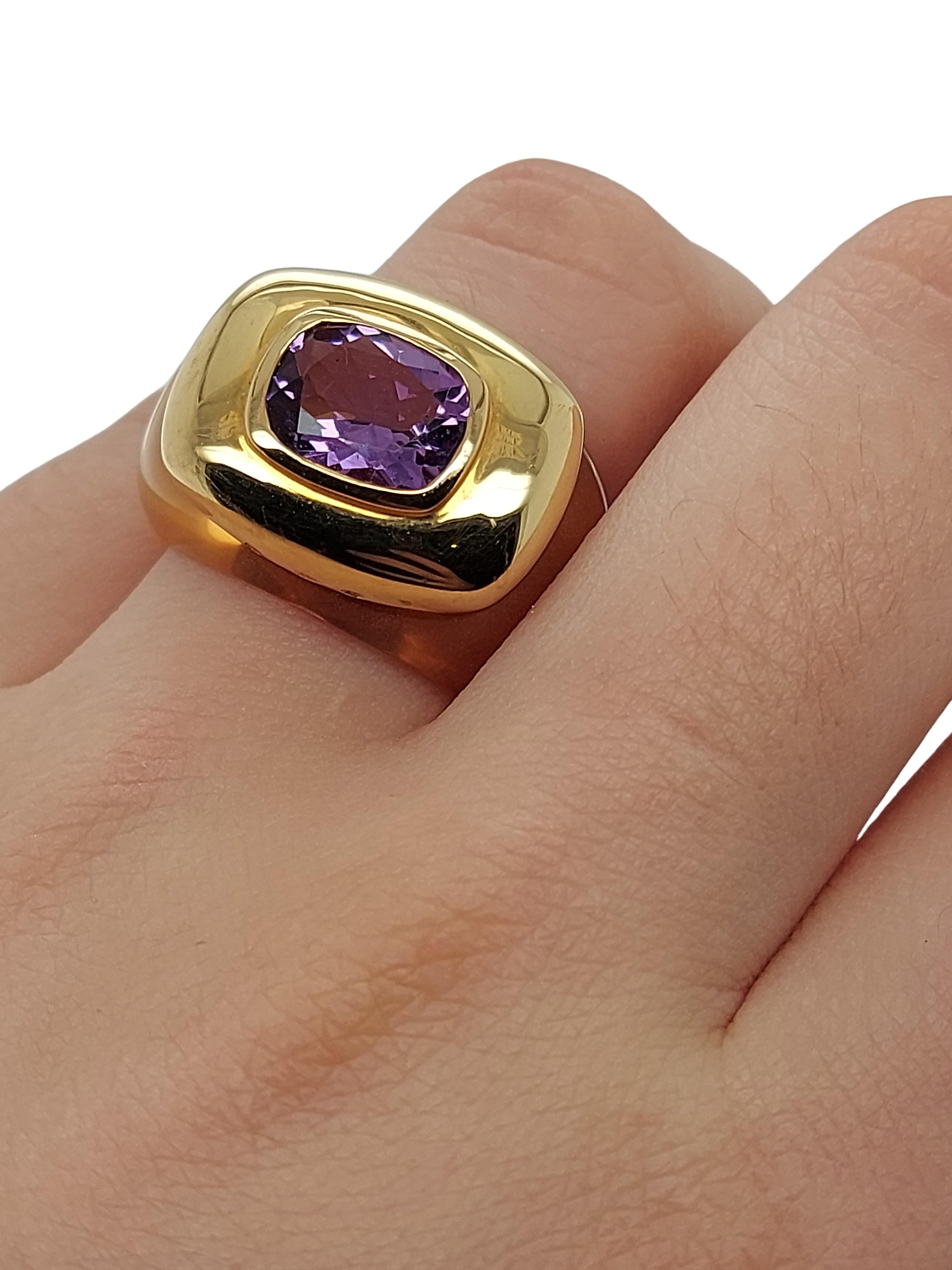 Ring with 18kt Yellow Gold & Approx. 3ct Purple Semi Precious Stone In Excellent Condition For Sale In Antwerp, BE