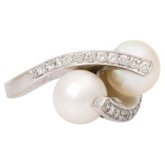 Ring with 2 Pearls and Brilliant-Cut Diamonds