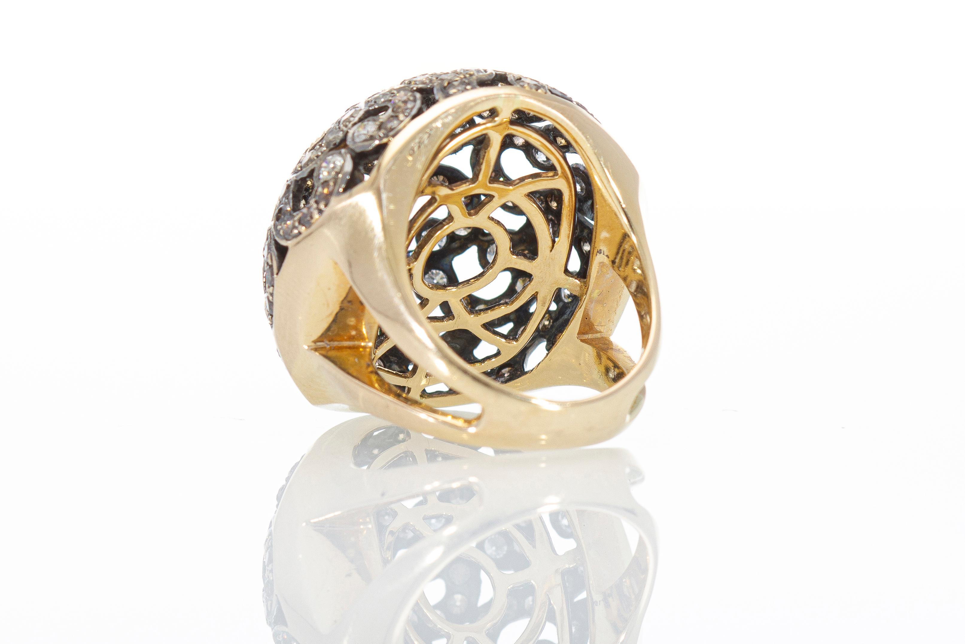 Ring with 3.20ct of Brown Diamonds and 0.85ct of White Diamonds, Gold 18 Karat For Sale 2