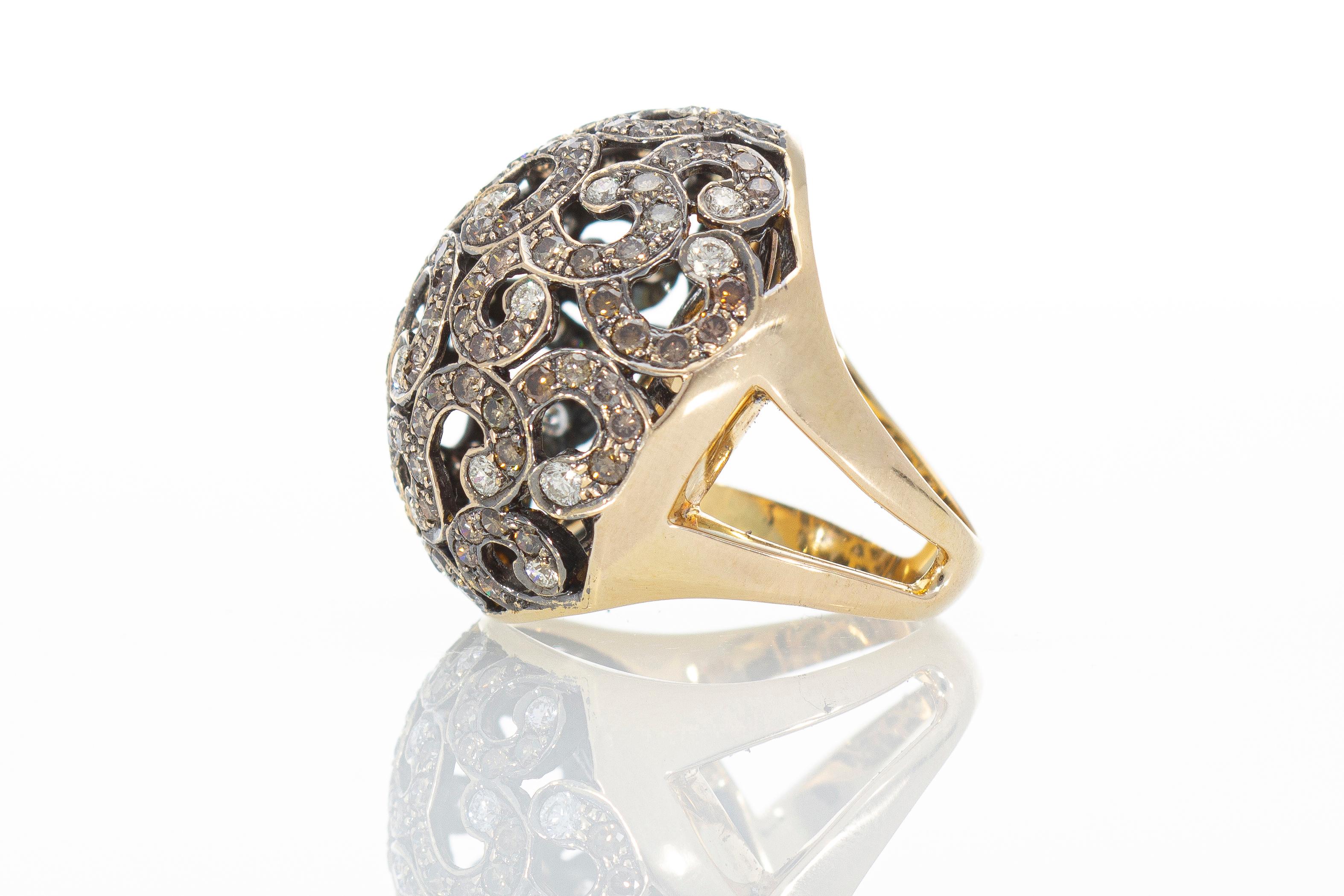 Ring with 3.20ct of Brown Diamonds and 0.85ct of White Diamonds, Gold 18 Karat For Sale 3