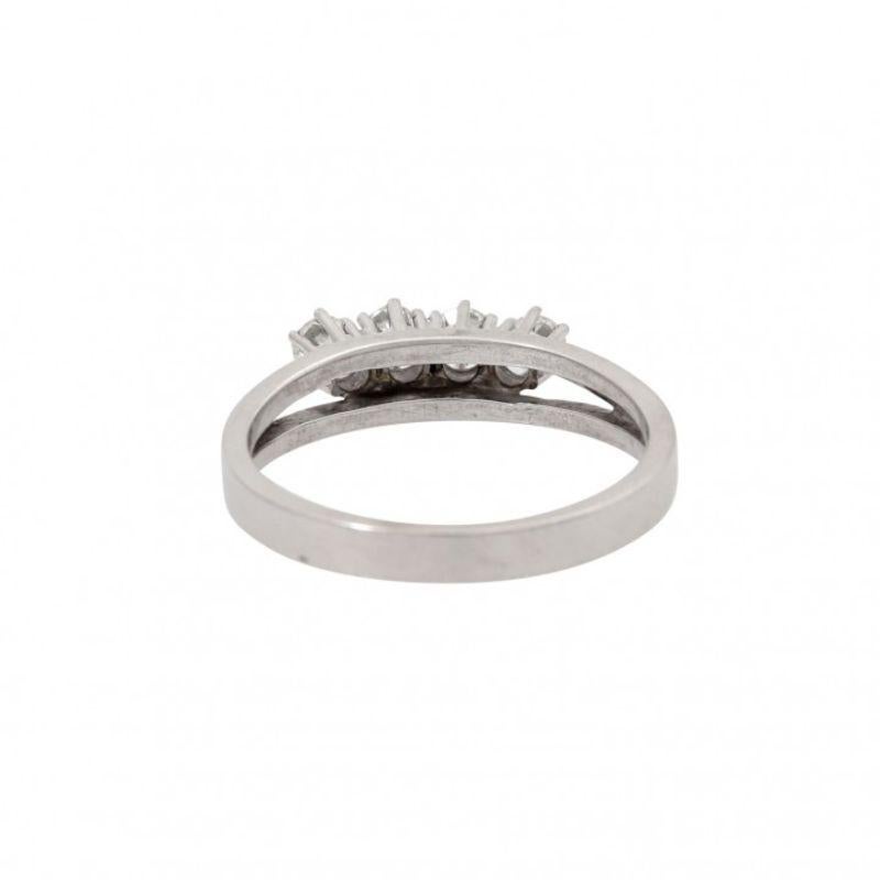 Ring mit 4 Diamanten im Zustand „Gut“ im Angebot in Stuttgart, BW