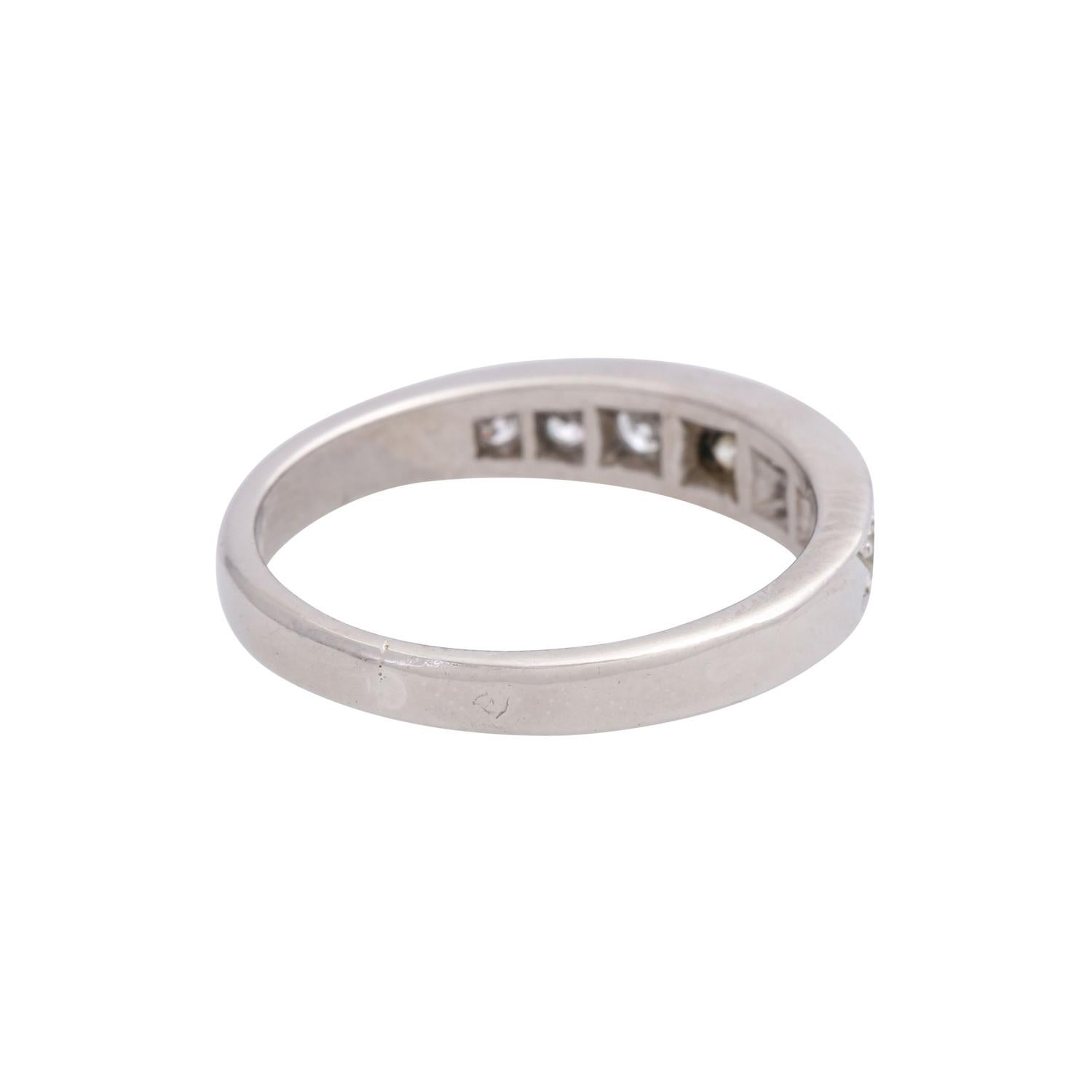 Ring mit 7 Diamanten (Moderne) im Angebot