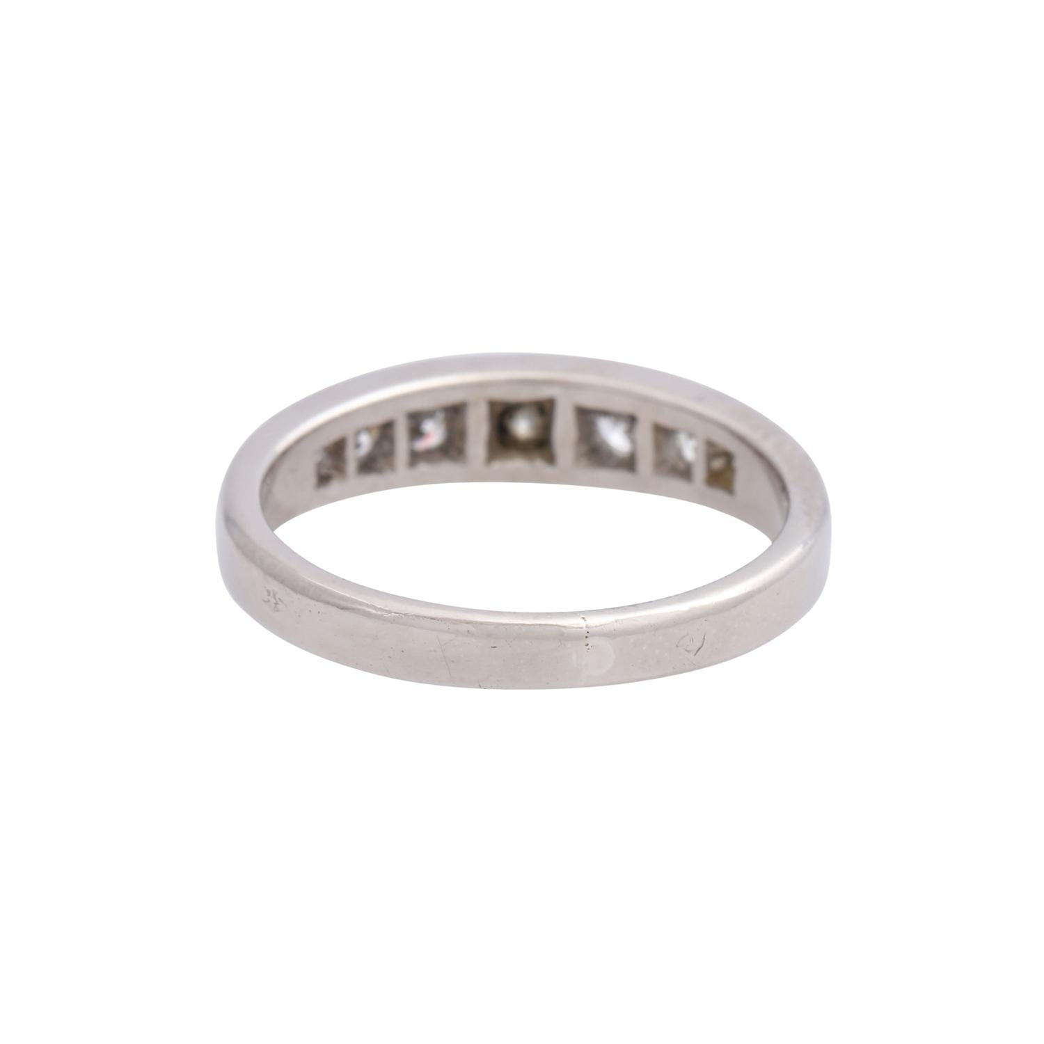 Ring mit 7 Diamanten (Gemischter Schliff) im Angebot