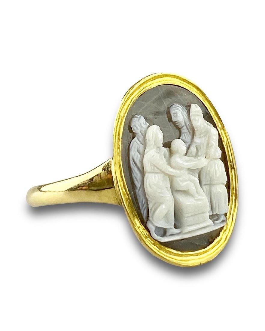 Ring with a cameo of the presentation in the temple. Italian, around c. 1600 For Sale 1