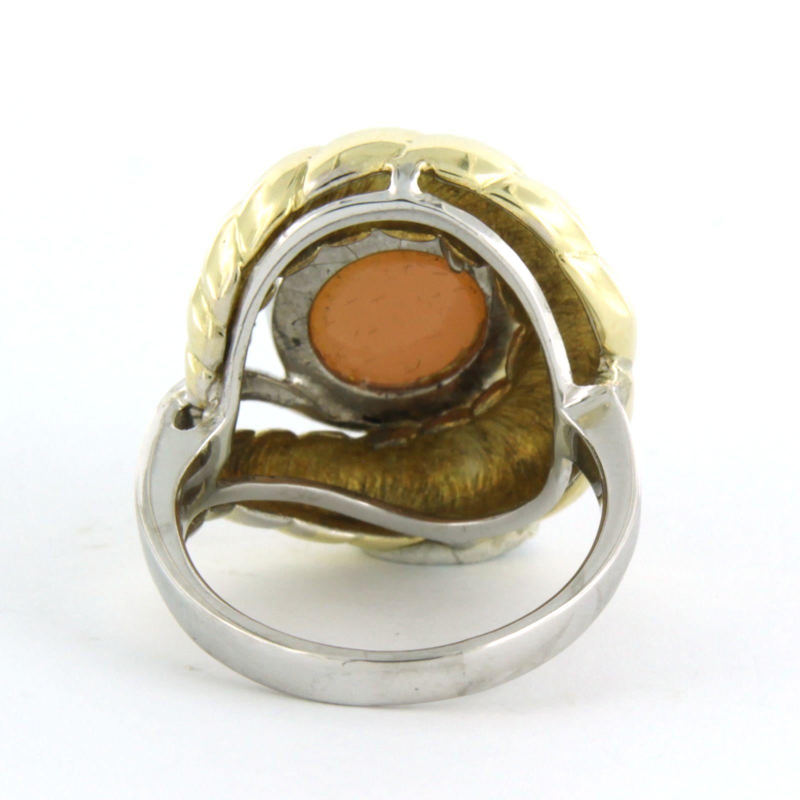 Moderne Bague bicolore 14 carats avec agate et diamants taille unique jusqu'à 0,05 carat en vente