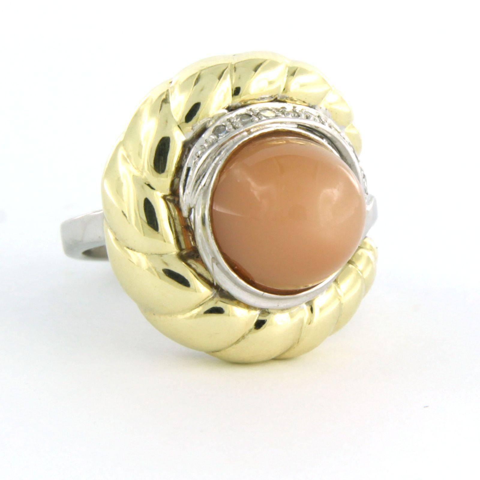 Taille simple Bague bicolore 14 carats avec agate et diamants taille unique jusqu'à 0,05 carat en vente