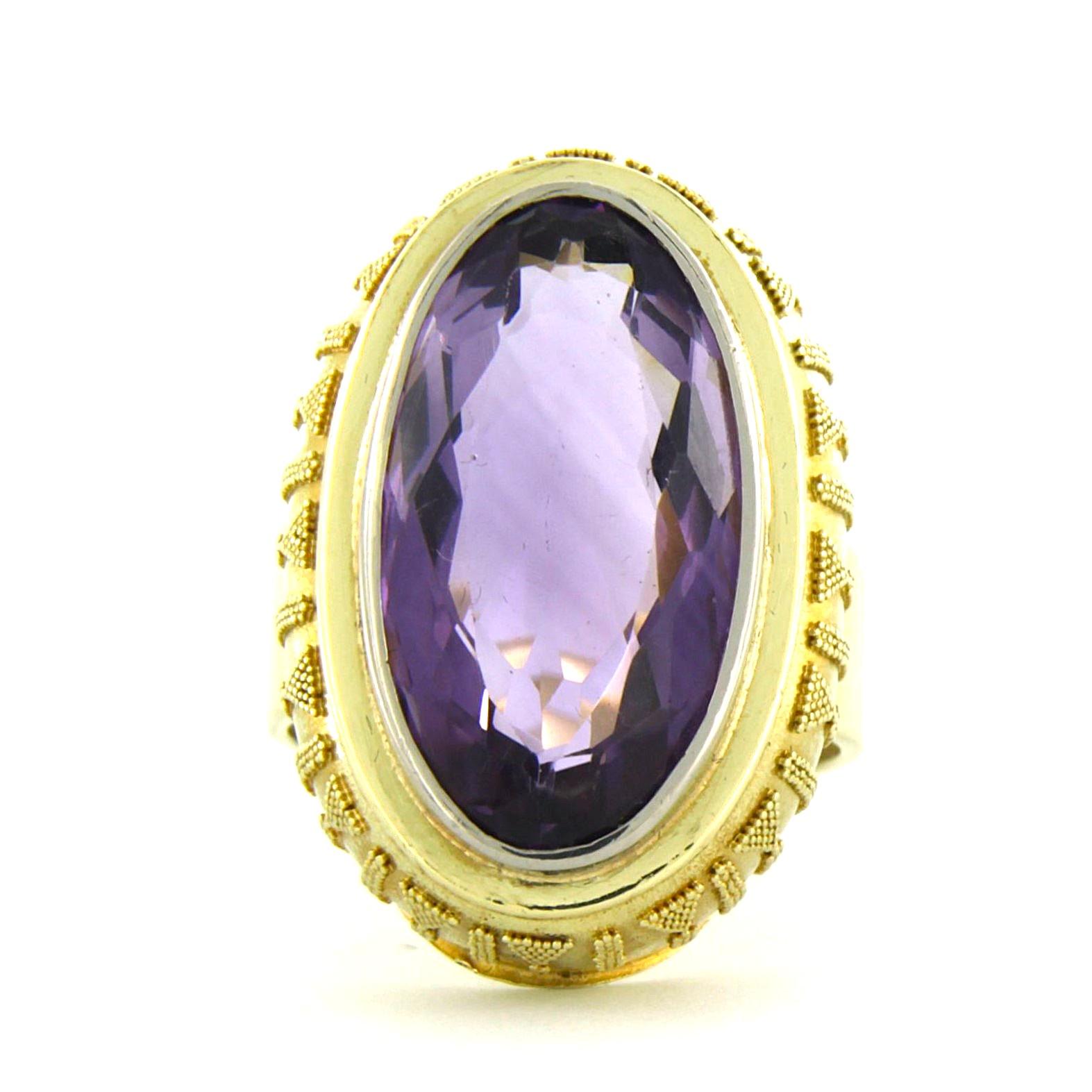 Ring with amethyst 12.8 grams 14k yellow gold For Sale 1