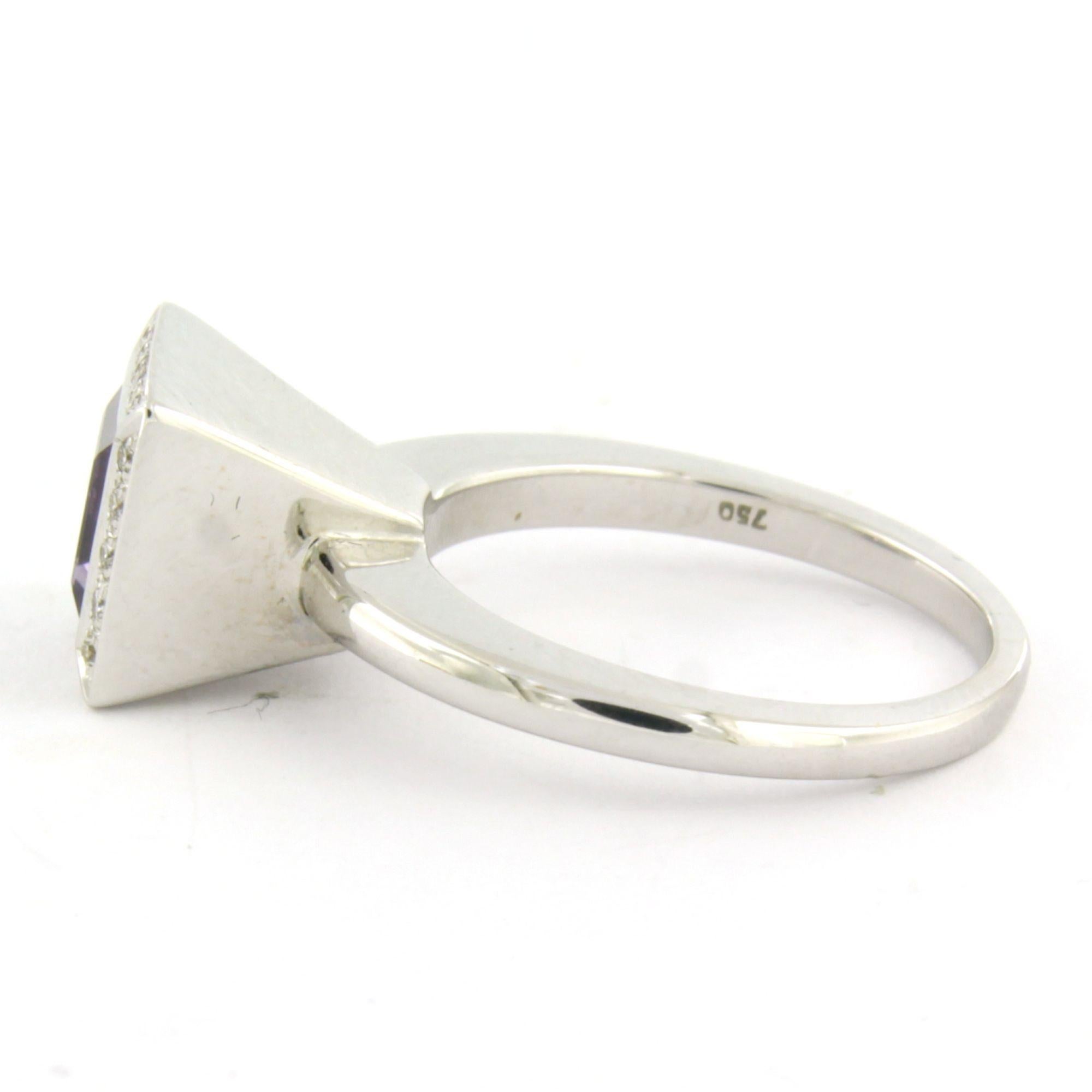 Ring mit Amethyst und Diamanten im Brillantschliff bis zu 0,10ct 8,7 Gramm 18k Gold im Zustand „Hervorragend“ im Angebot in The Hague, ZH