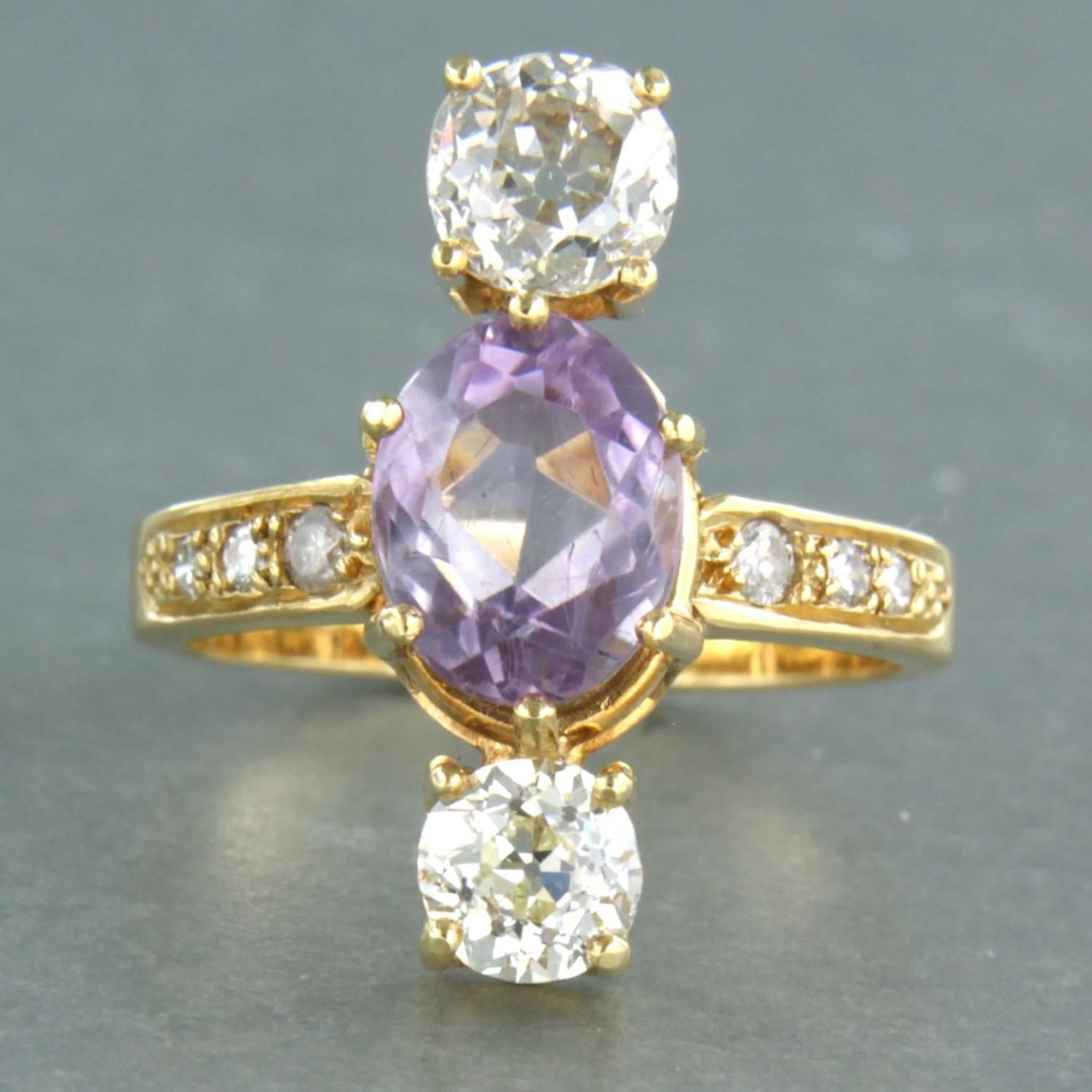 18k yellow gold ring set with amethyst and old mine cut diamonds. 1.40ct - ring size U.S. 6.5 - EU. 17(53)

detailed description:

the top of the ring is 2.0 cm wide and 7.2 mm high

Ring size U.S. 6.5 - EU. 17(53), ring can be enlarged or reduced a