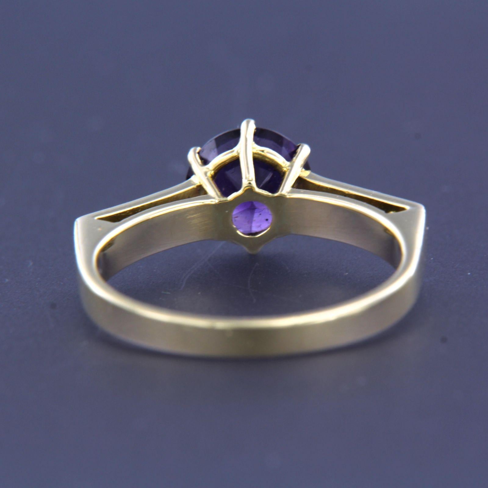 Brilliant Cut Ring with amethyst and diamonds 18k yellow gold For Sale