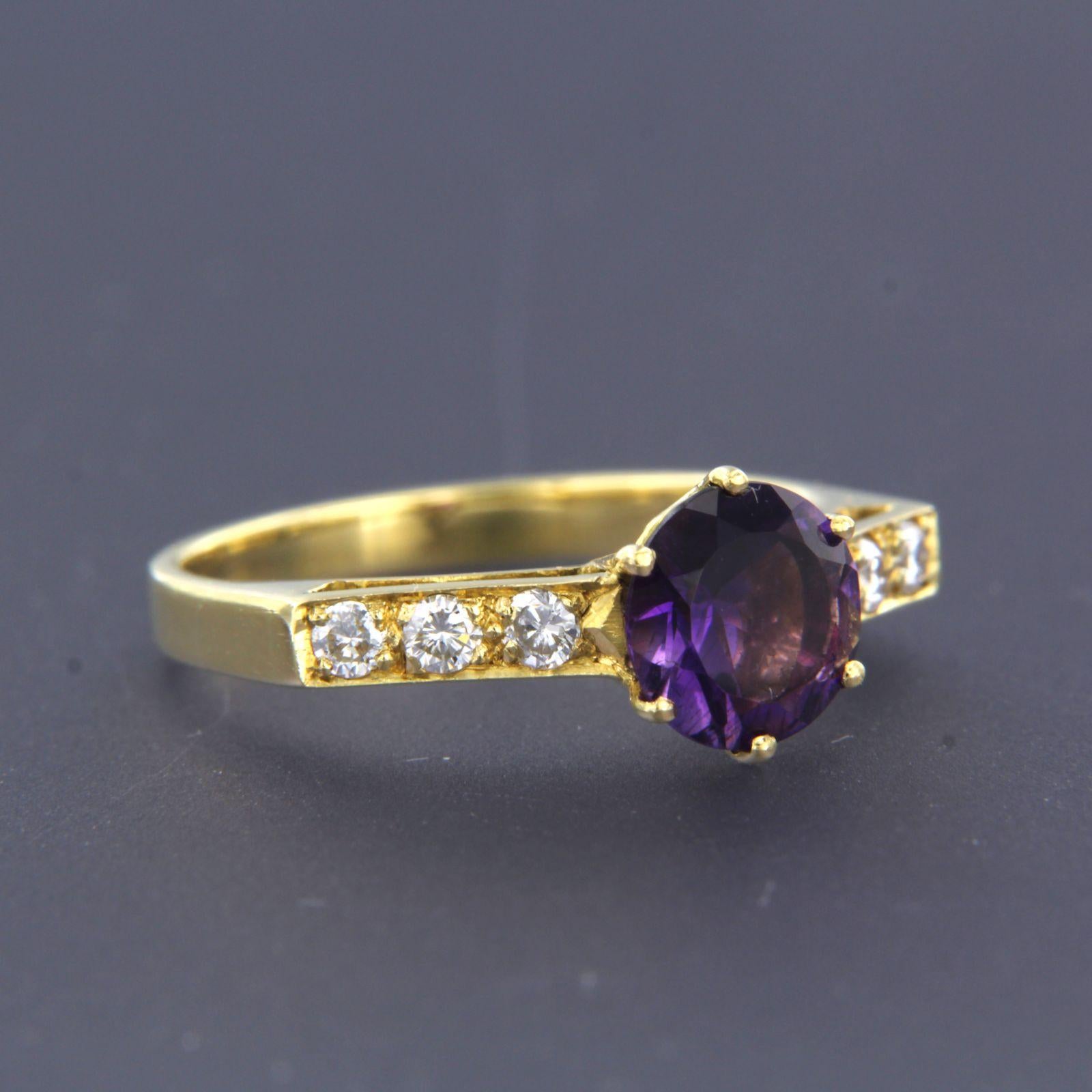 Women's Ring with amethyst and diamonds 18k yellow gold For Sale