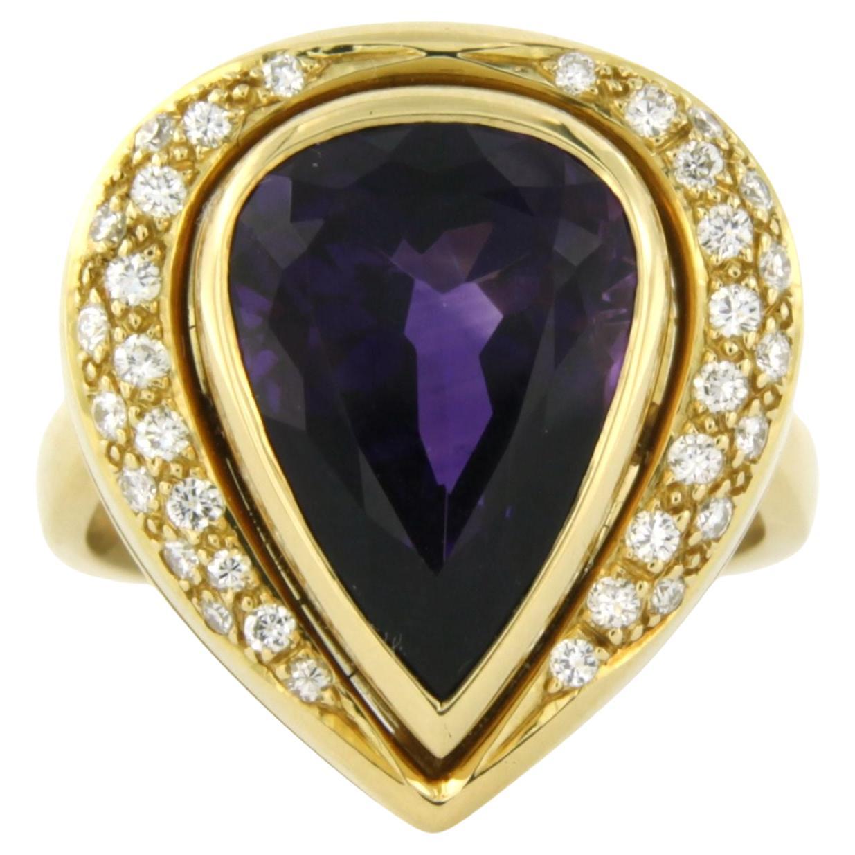 Ring with amethyst and diamonds 18k yellow gold For Sale