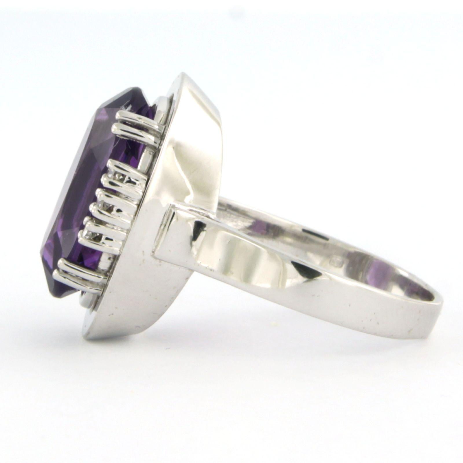 Moderne Bague avec améthyste et diamants taille unique jusqu'à 0,12ct Or 18k 6,8 grammes en vente