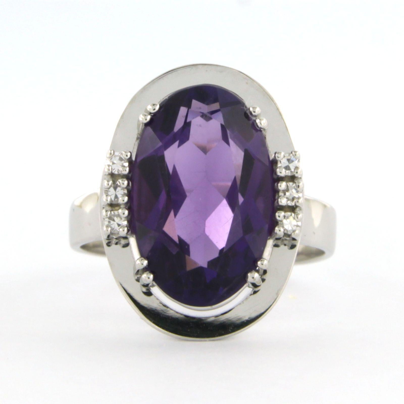 Bague avec améthyste et diamants taille unique jusqu'à 0,12ct Or 18k 6,8 grammes en vente 1