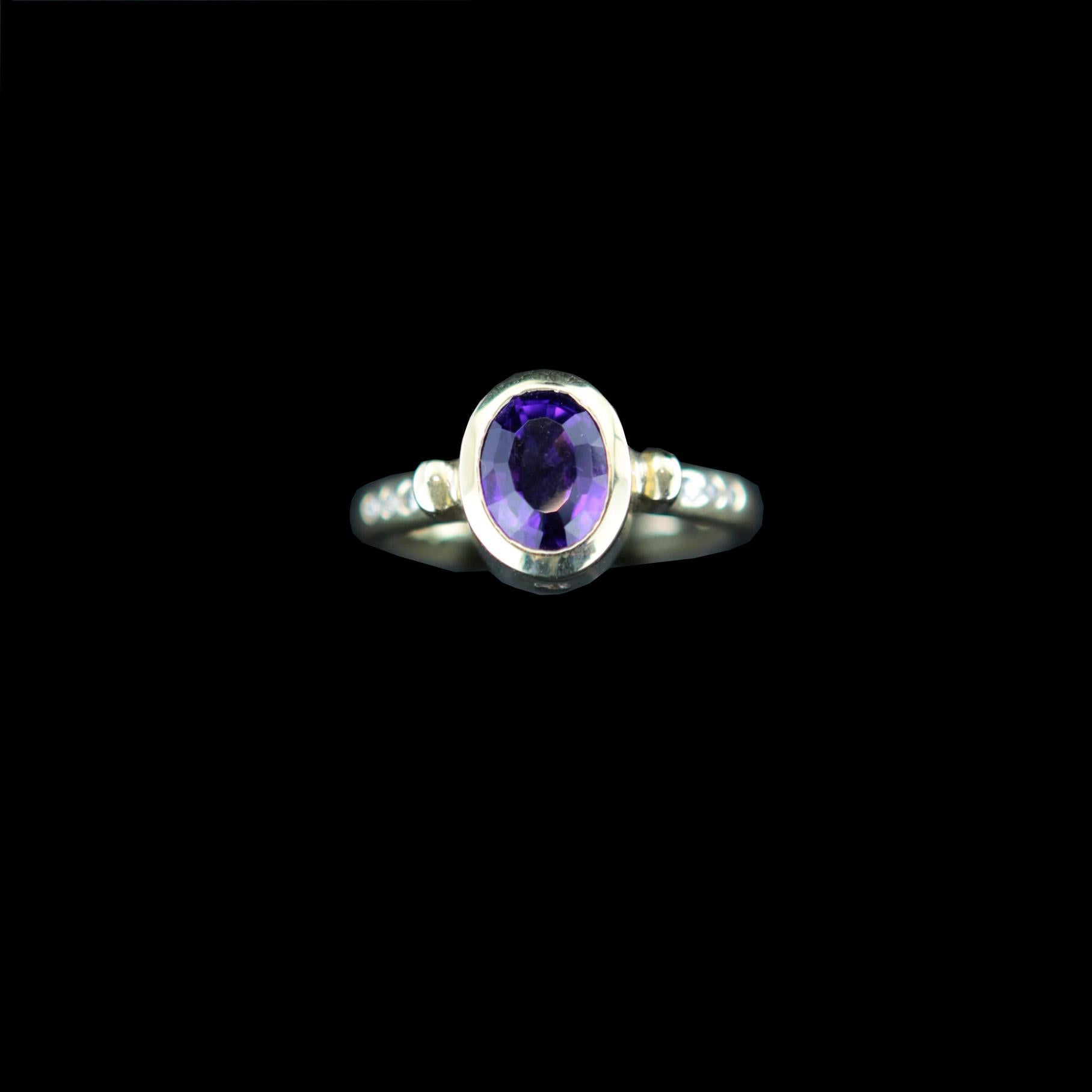 German Ring with amethyst stone and diamonds in 18 ct. gold For Sale