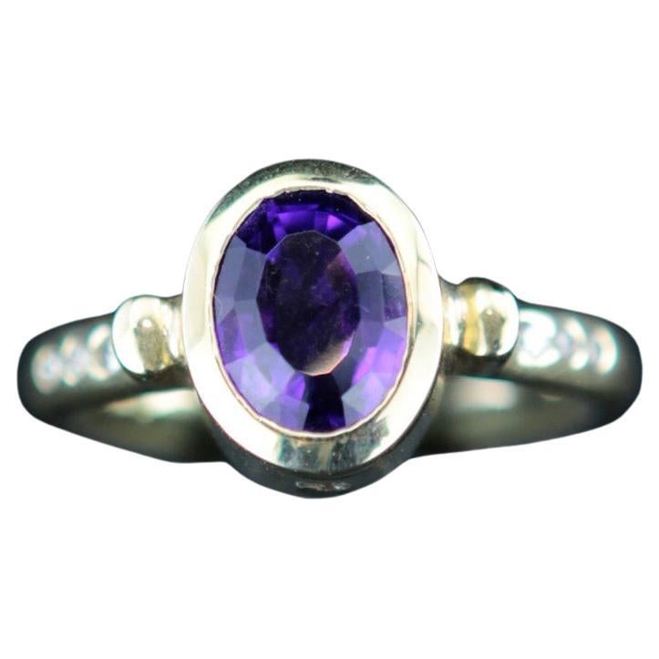 Ring with amethyst stone and diamonds in 18 ct. gold For Sale