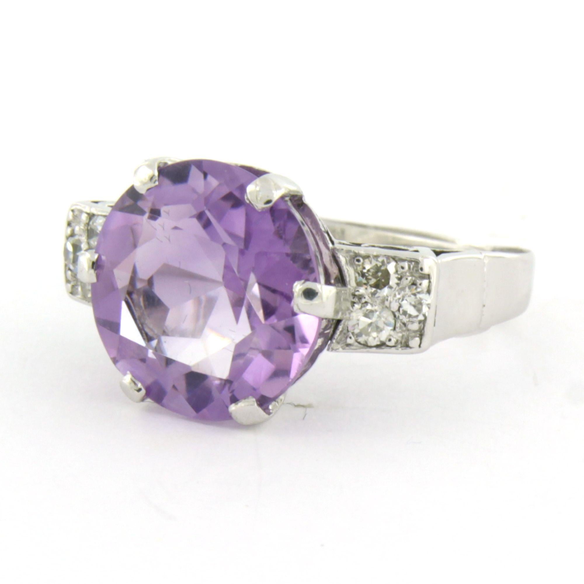 Ring with amethyst up to 3.50ct and old mine cut diamonds up to 0.30ct 14k gold In Excellent Condition For Sale In The Hague, ZH