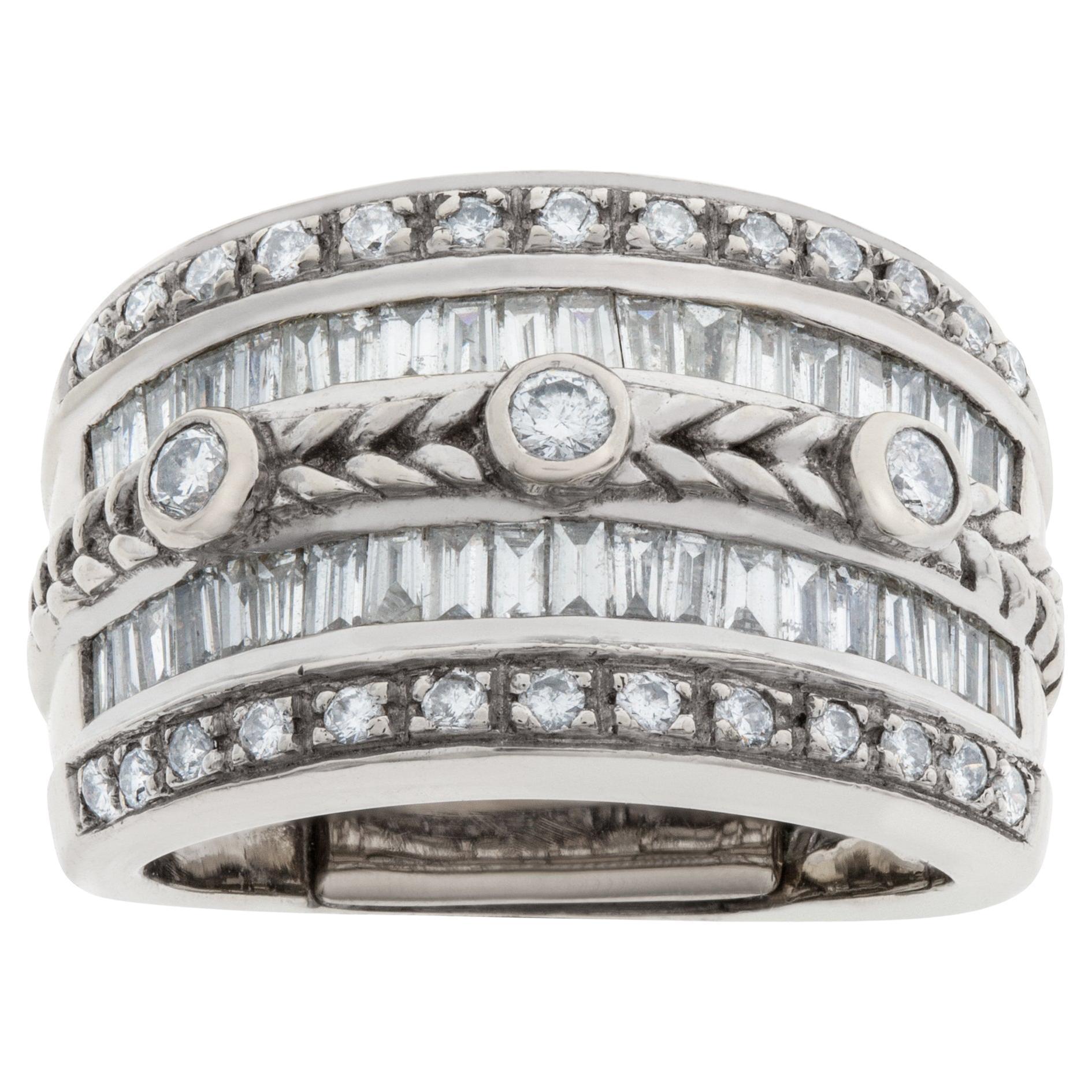 Ring with App, 1.25 Carats in Round and Baguette Diamonds, 18k White Gold For Sale
