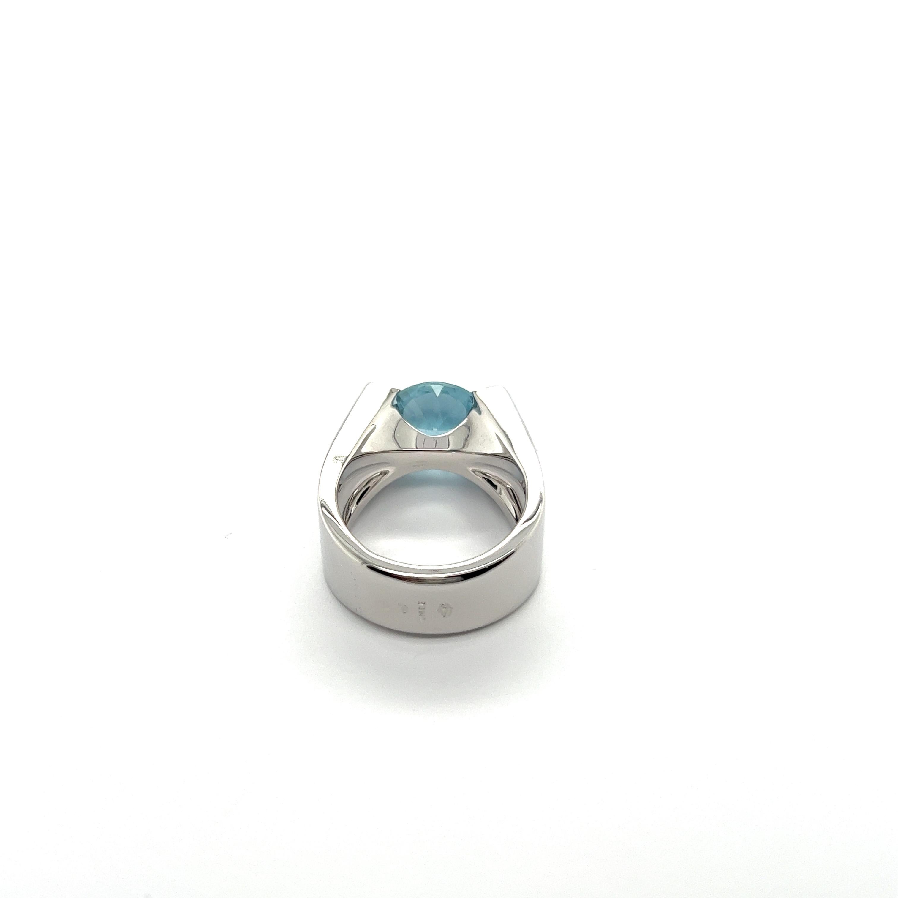 Ring with Aquamarine in 18 Karat White Gold by Cartier  For Sale 4