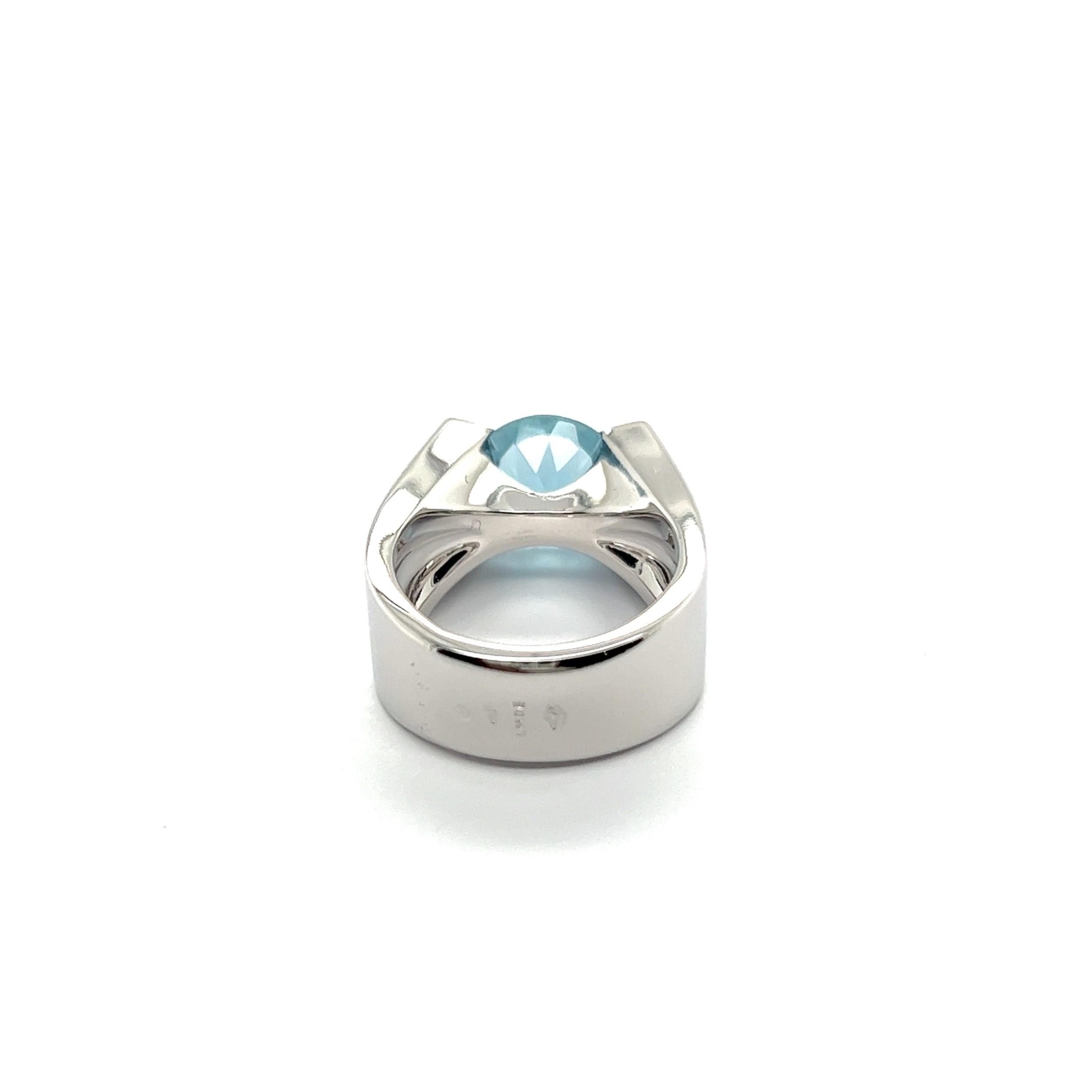 Ring with Aquamarine in 18 Karat White Gold by Cartier  For Sale 5