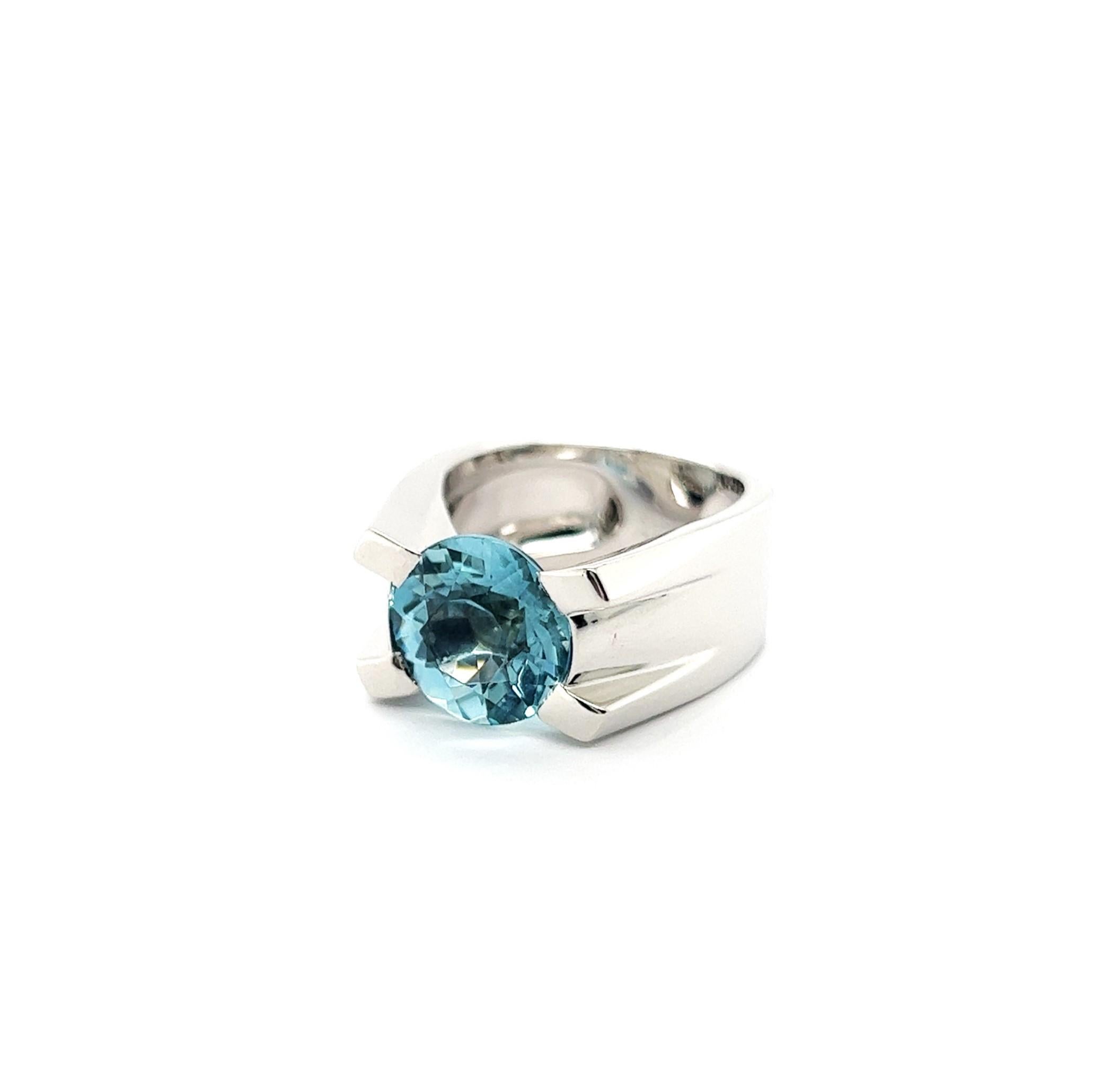 This Cartier ring is a masterpiece, featuring a 3.70 carat aquamarine at its heart. According to legend, aquamarine originated from the sea, and its calming blue hues were believed to soothe the waves and ensure a safe journey across the mighty