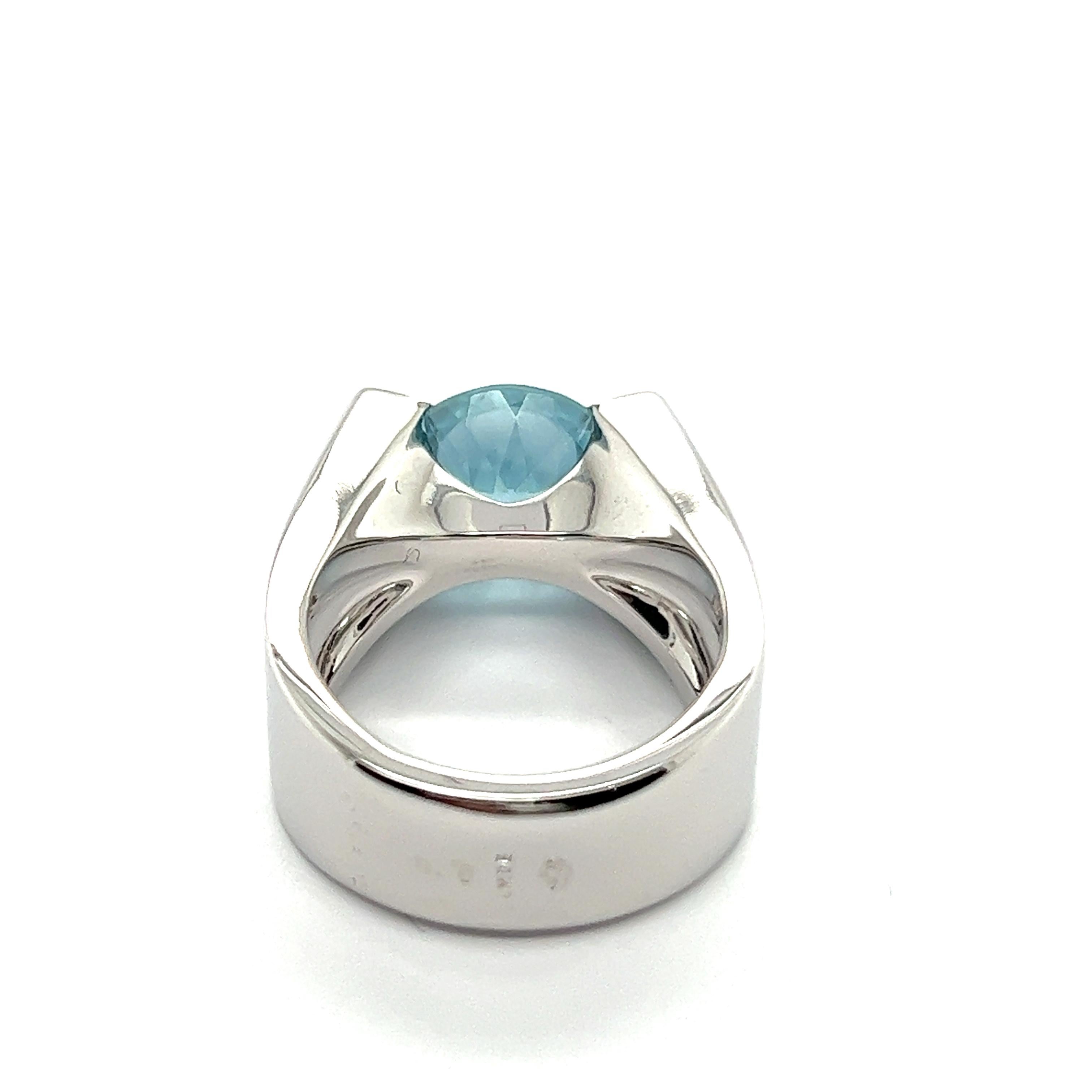 Women's or Men's Ring with Aquamarine in 18 Karat White Gold by Cartier  For Sale