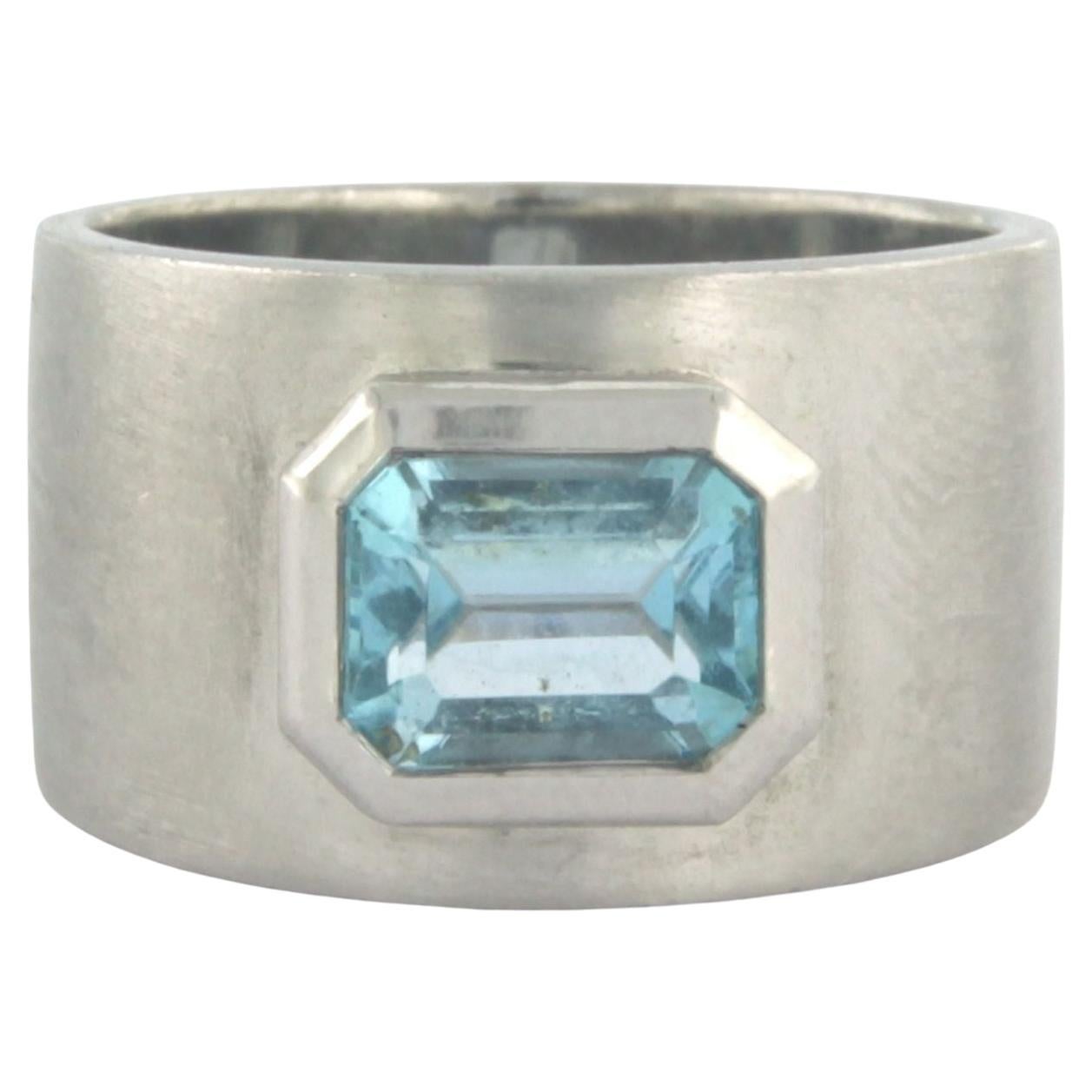 Anello con acquamarina fino a 1,50ct in oro bianco 18k 7,2 grammi