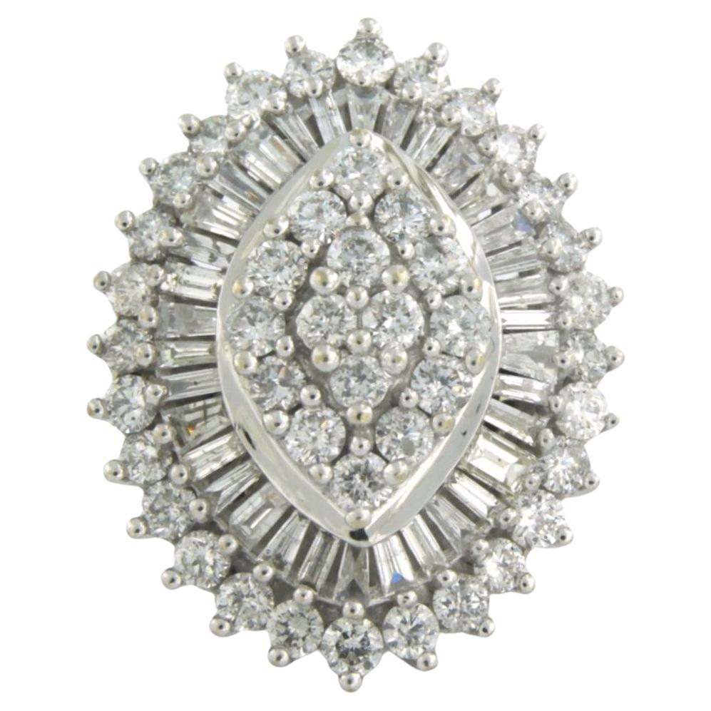 Ring with baguette and brilliant cut diamonds up to 3.00ct 10k bicolour gold For Sale