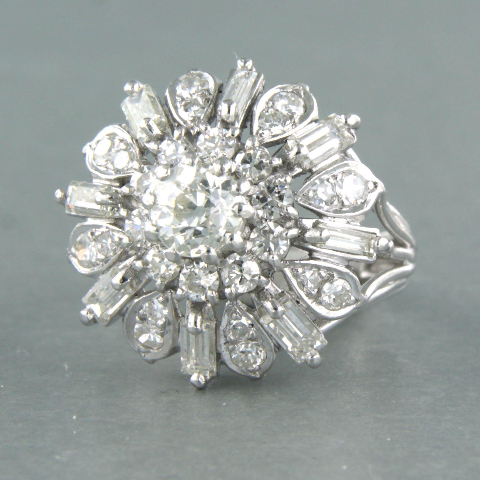 Taille vieille mine Bague avec diamants de taille baguette, taille unique et taille ancienne 2,75ct Platina en vente