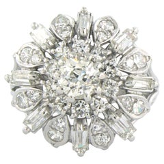 Ring mit Diamanten im Baguetteschliff, Einzelschliff und Diamanten im alten Minenschliff 2,75 Karat Platina