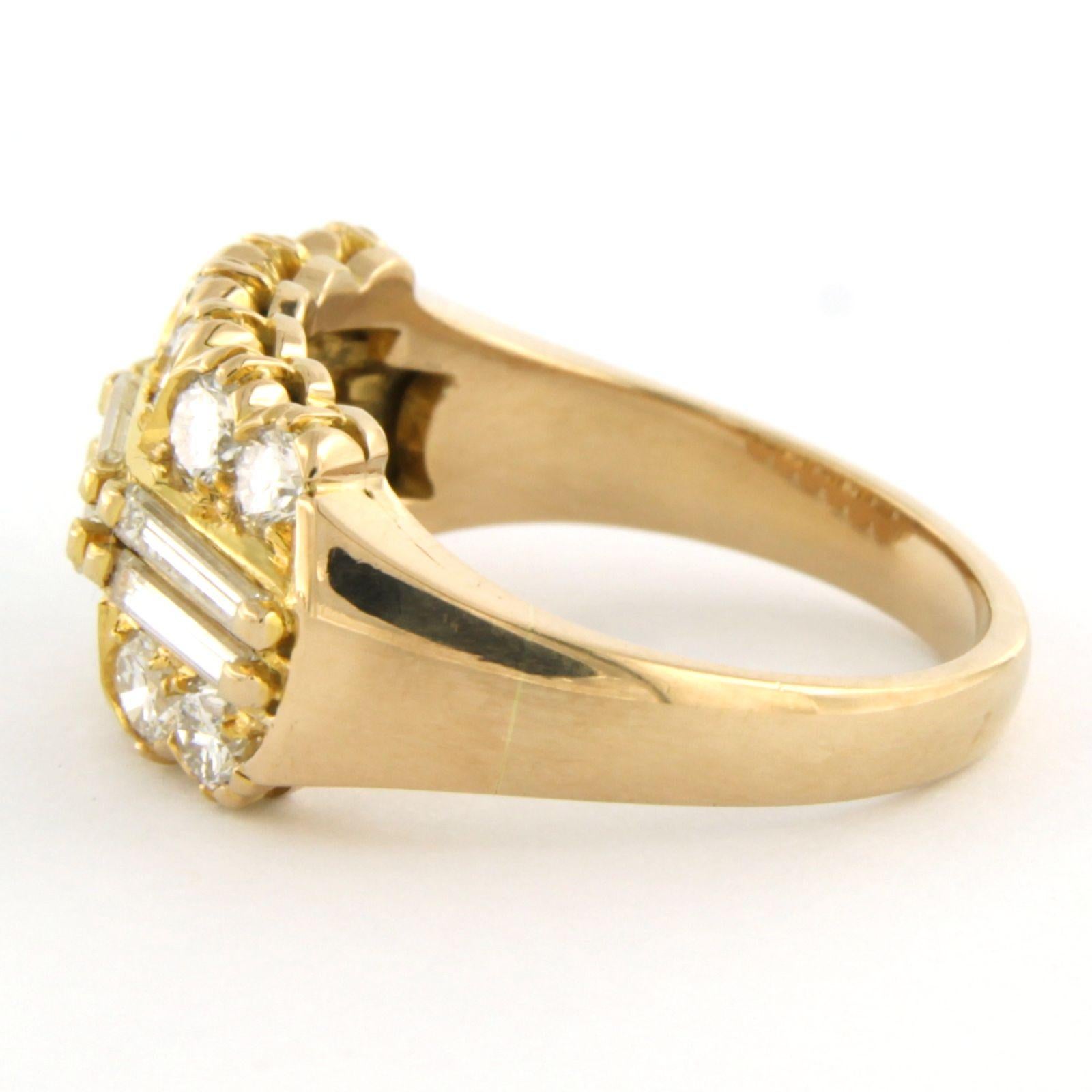 Ring mit Diamanten im Baguette- und Brillantschliff bis zu 2,00ct 14k Gold 6,4 Gramm (Moderne) im Angebot