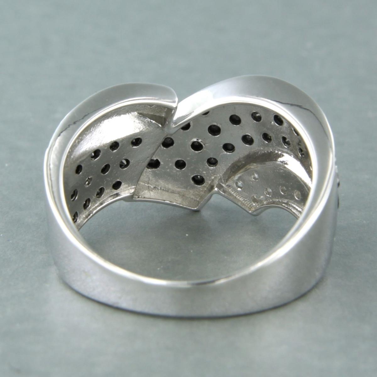 Whiting con diamanti neri e diamanti a taglio singolo fino a 0,80ct in oro bianco 18k in vendita 1