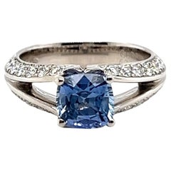 Ring with Blue Sapphire and Diamonds in 18 Karat White Gold by Gübelin