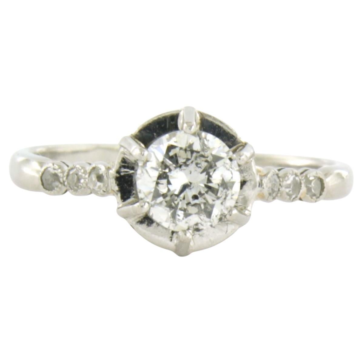 Anello con diamanti a taglio brillante e singolo fino a 0,60ct 2,3 grammi di platino in vendita
