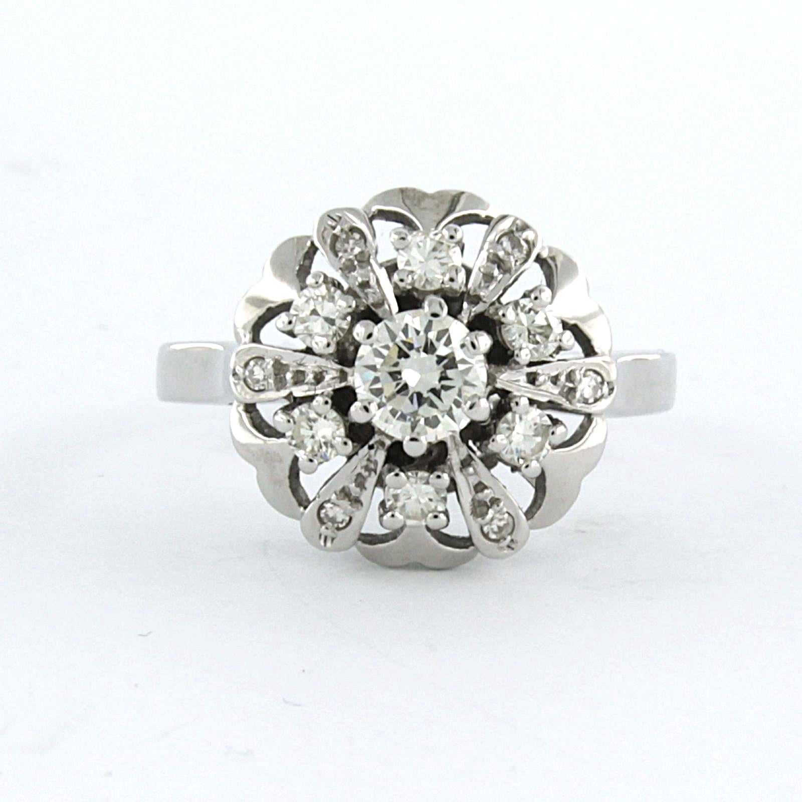 Taille brillant Bague avec diamants brillants et taille unique jusqu'à 0,76ct Or 14k 3,7 grammes en vente