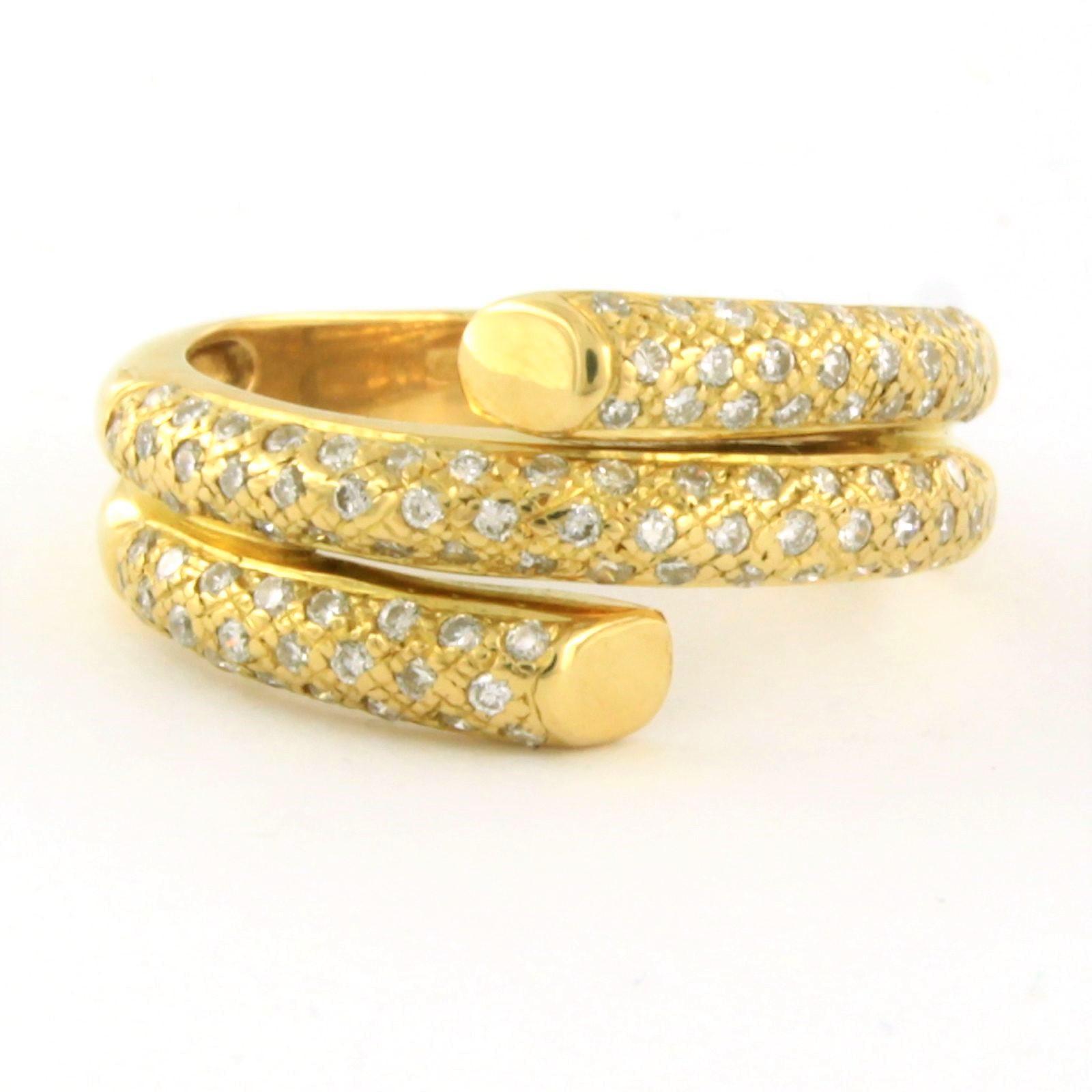 18k yellow gold ring with brilliant cut diamond. 1.00ct – F/G – VS/SI – ring size U.S. 6.5 – EU. 17(53)

Detailed description

the top of the ring is 1.0 cm wide and 3.0 mm high

Ring size US 6.5 – EU. 17(53), ring can be enlarged or reduced a few