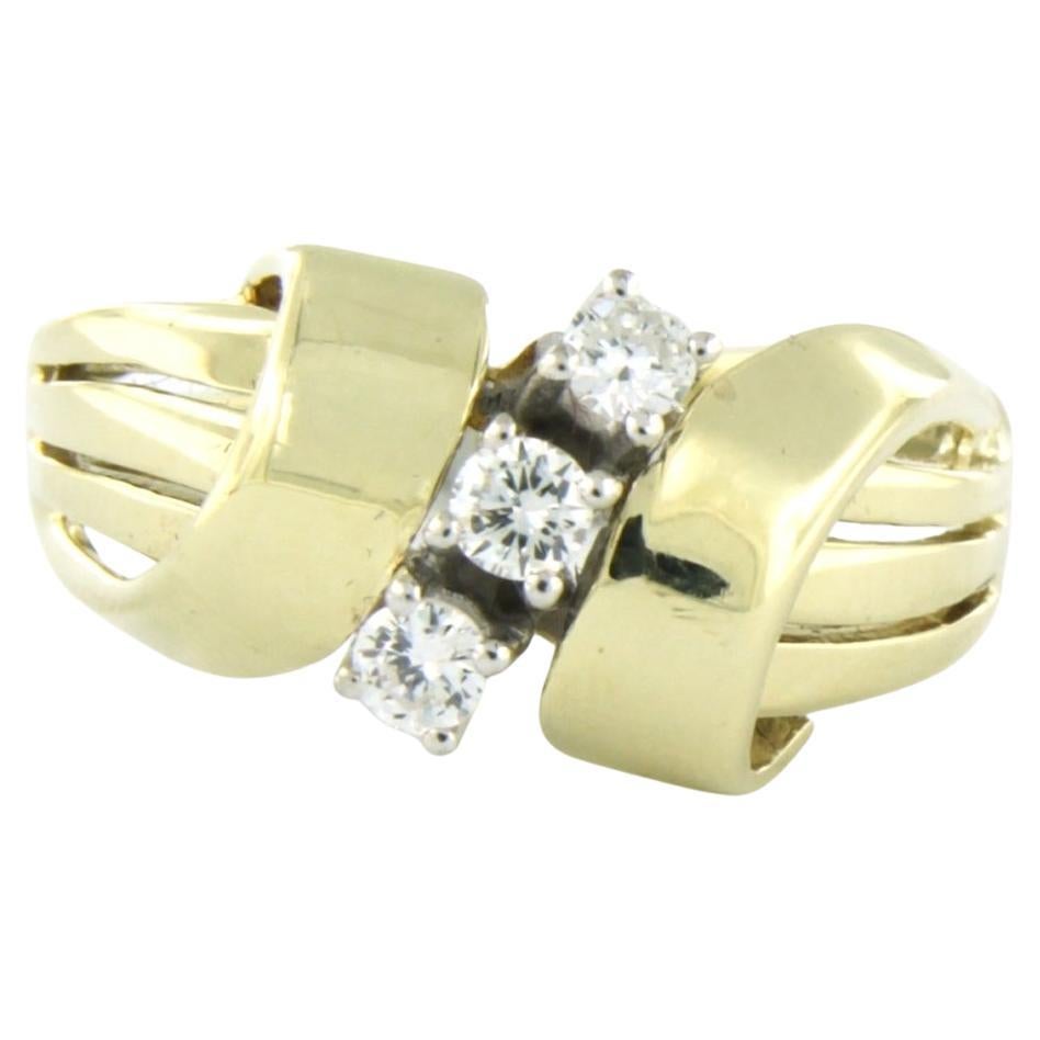 Ring mit Diamanten im Brillantschliff bis zu 0,24 Karat 14k bicolour Gold im Angebot