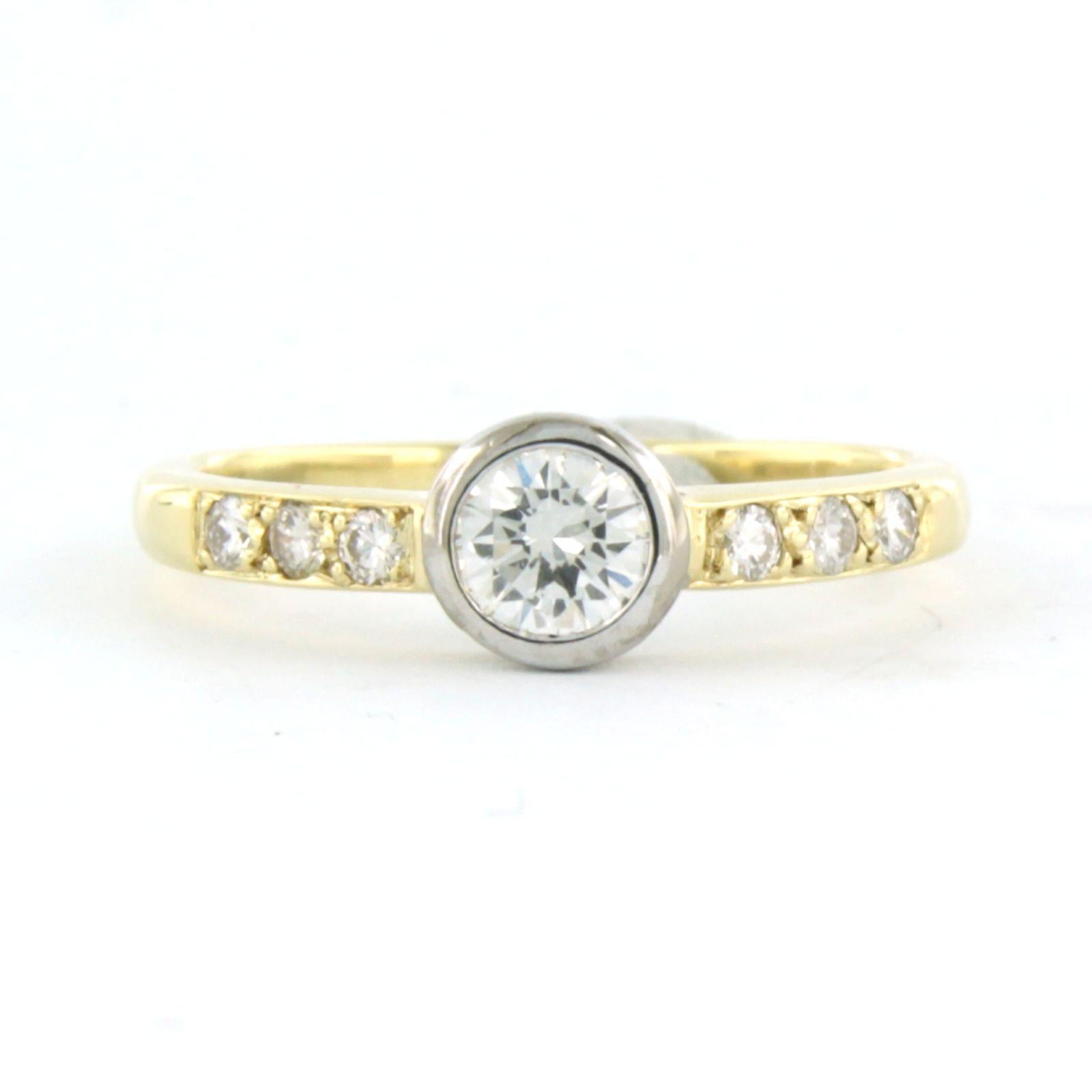 Anillo de oro bicolor de 14k con diamante talla brillante de hasta 0,35 ct - F/G - VS/SI - talla US 5 - EU 15.75(49)

Descripción detallada

la parte superior del anillo mide 5,5 mm de ancho y 3,7 mm de alto

Talla del anillo US 5 - EU 15.75(49), el