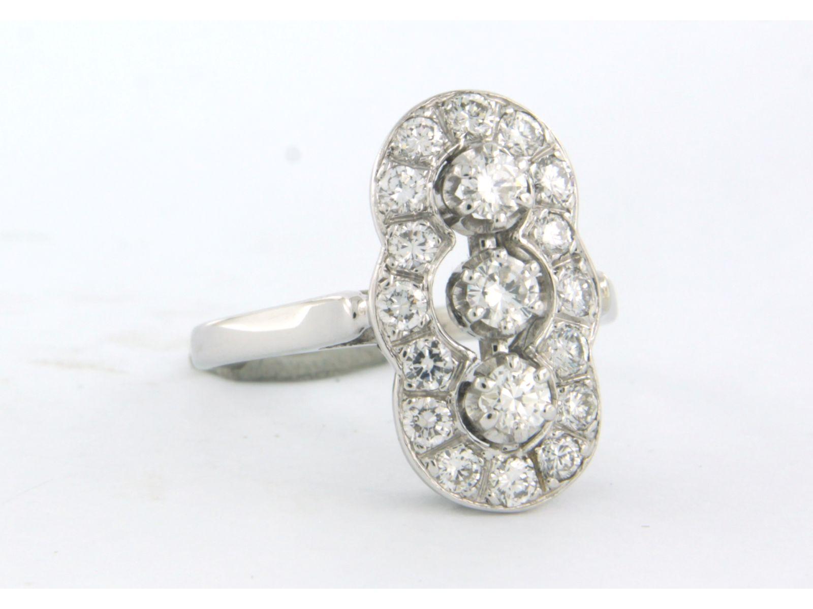 Bague en or blanc 14k sertie d'un diamant taille brillant jusqu'à 1.00ct - F/G - VS/SI - taille de bague US 7.75 - EU 18 (58)

Description détaillée

le haut de l'anneau a une largeur de 2,0 cm

taille de bague US 7.75 - EU 18 (58), la bague peut
