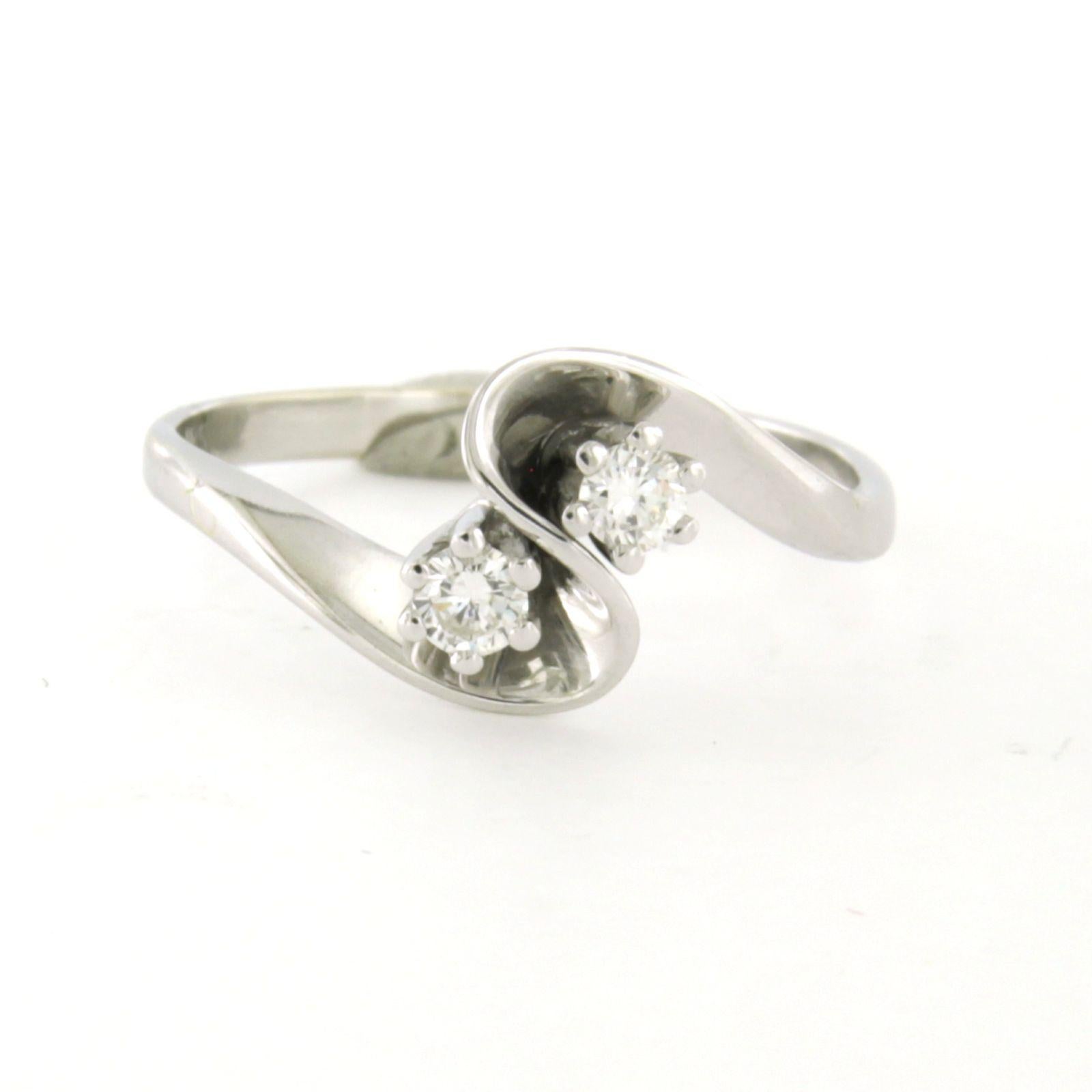 Anello in oro bianco 14k con diamante taglio brillante fino a 0,15 carati - F/G - VS/SI - misura US 7 - EU 17,25 (54)

Descrizione dettagliata

La parte superiore dell'anello è larga 9,0 mm e alta 5,5 mm.

Misura dell'anello US 7 - EU 17,25 (54).