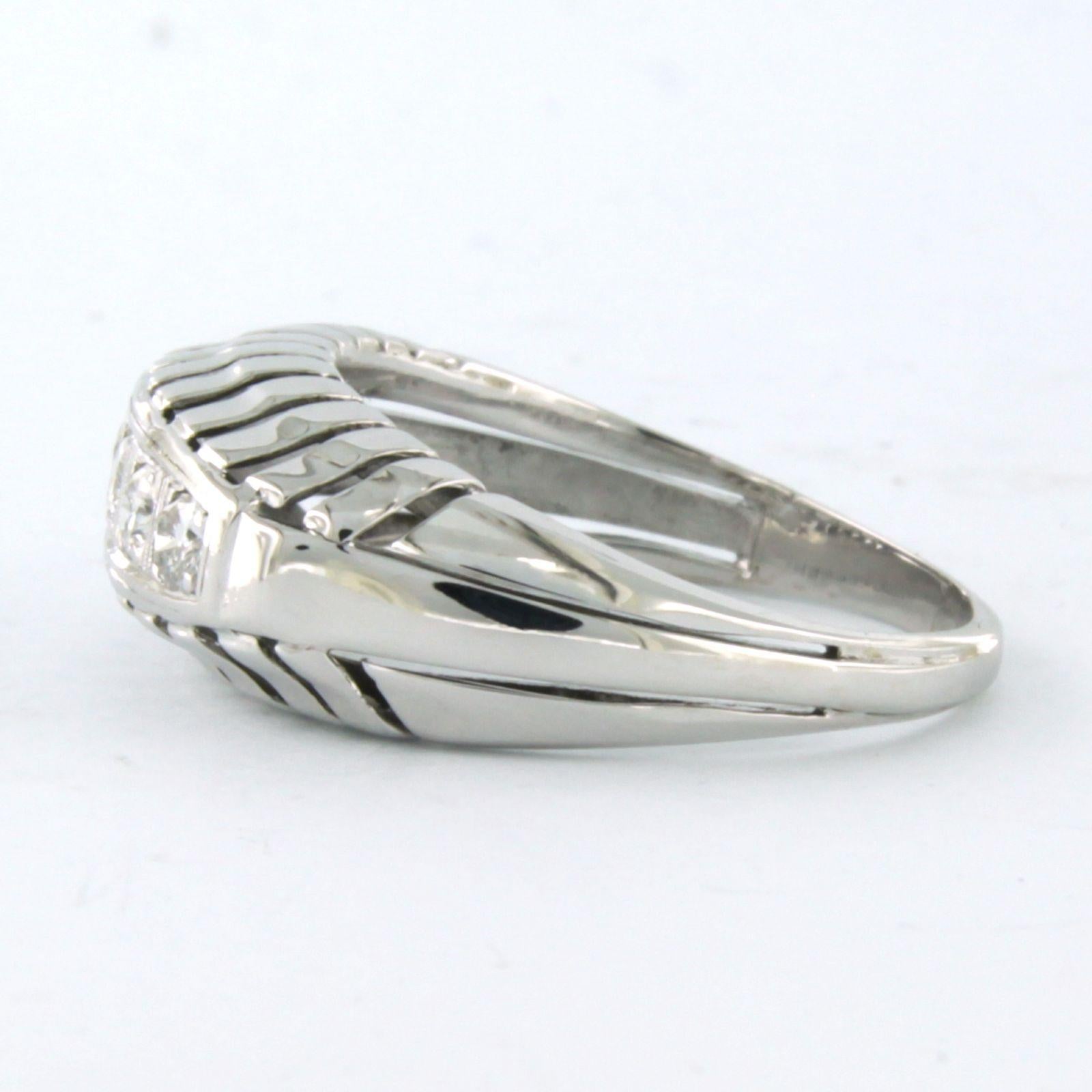 Moderno Anello con diamanti taglio brillante fino a 0,20ct in oro 14k da 3,5 grammi in vendita