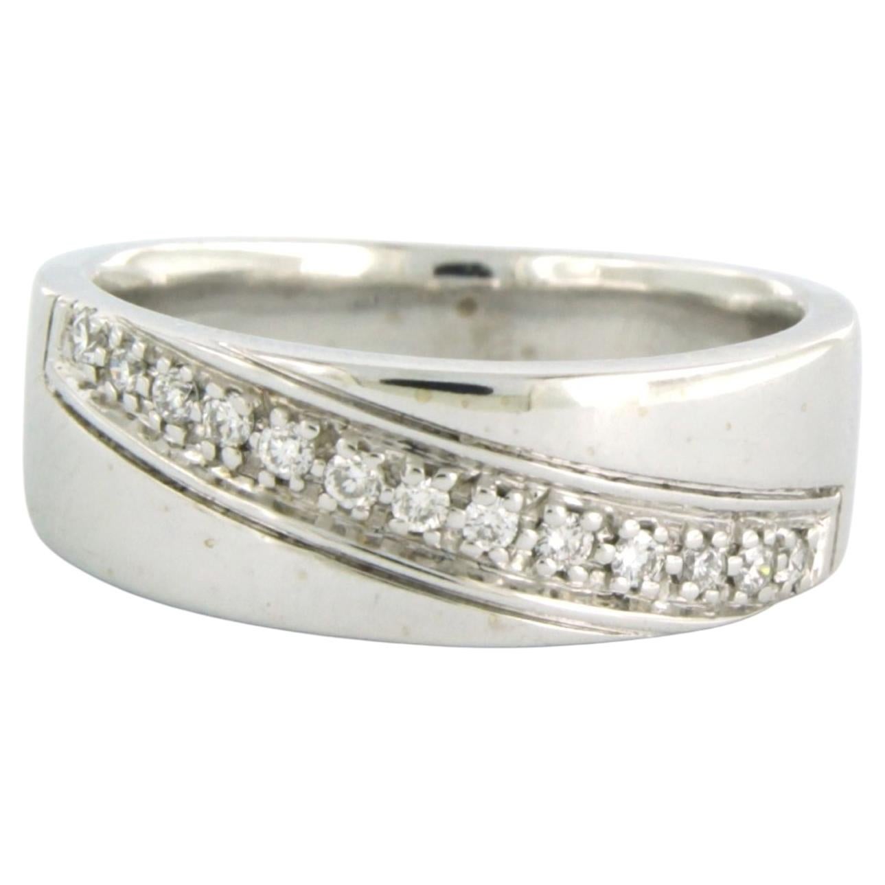 Bague sertie de diamants taille brillant d'un poids total maximal de 0,20 ct, en or 14 carats, 6,6 grammes
