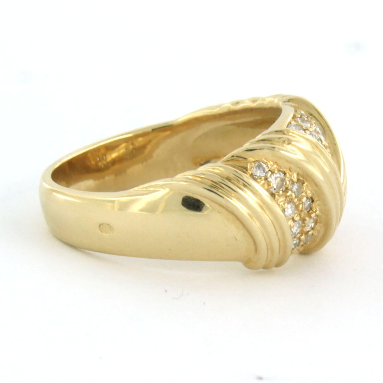 Bague en or jaune 14k sertie d'un diamant taille brillant 0.20ct - G/H - VS/SI - taille U.S. 6.5 - EU. 17(53)

description détaillée

Le haut de l'anneau mesure 1.0 cm de large.

poids : 6,6 grammes

Taille de l'anneau : 6,5 pour les États-Unis - 17